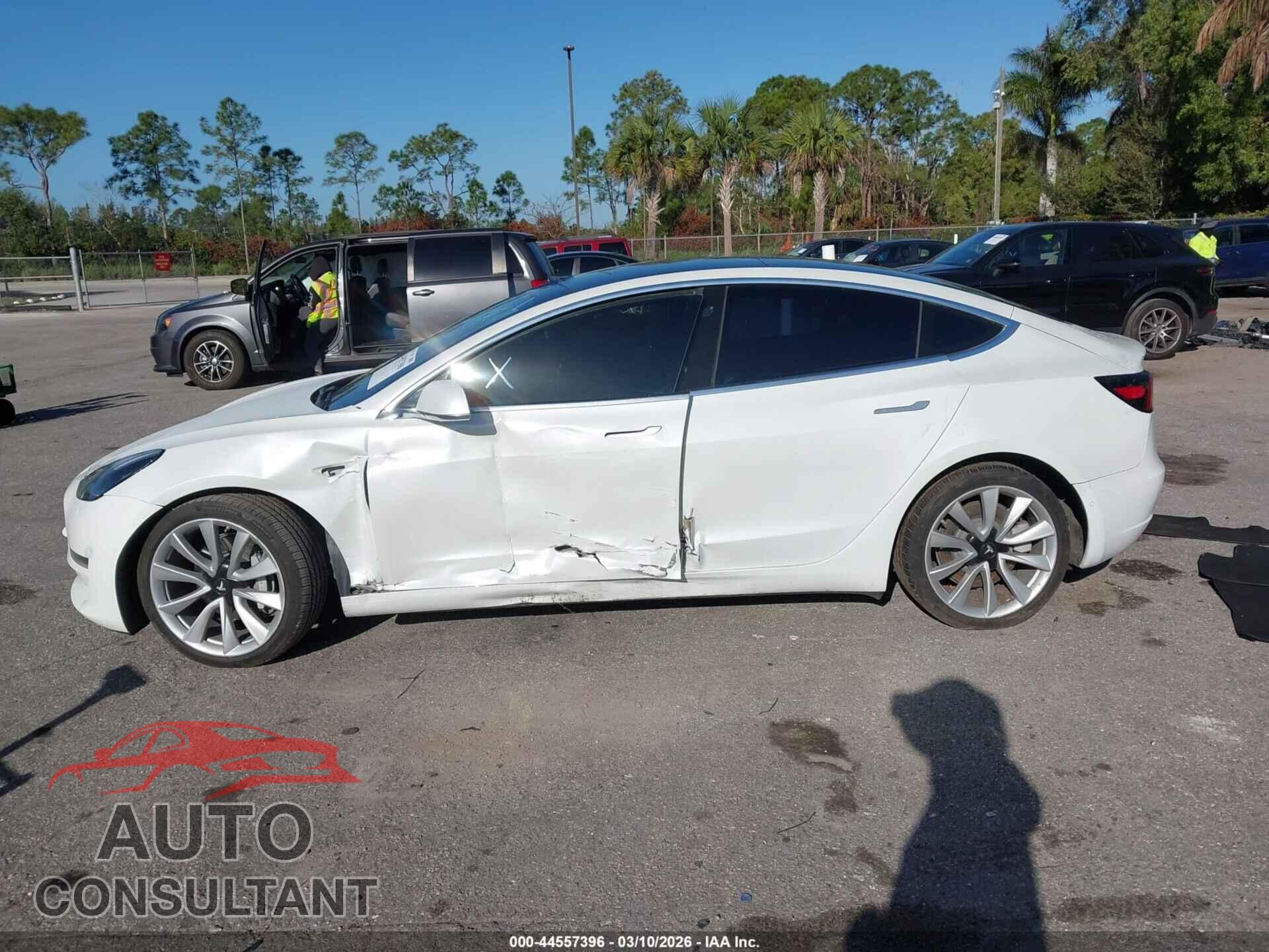 TESLA MODEL 3 2019 - 5YJ3E1EB5KF200066
