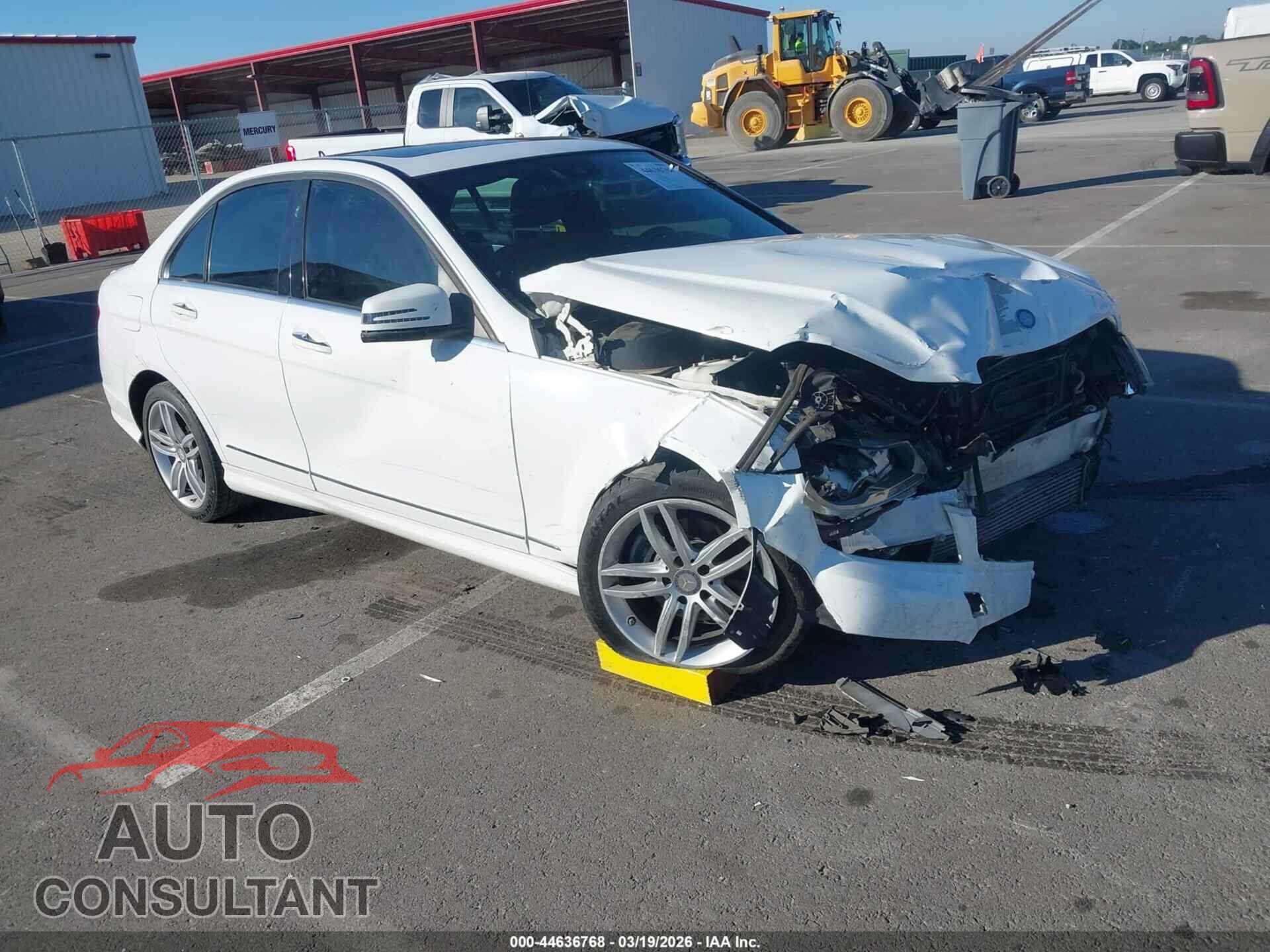 MERCEDES-BENZ C 250 2013 - WDDGF4HB0DR283842