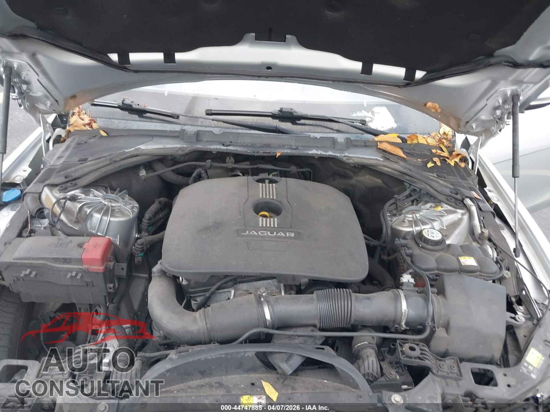 JAGUAR XE 2017 - SAJAR4BG5HA973264