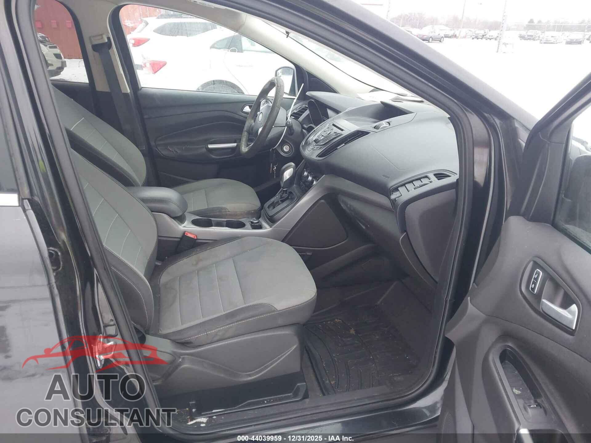 FORD ESCAPE 2015 - 1FMCU0GX8FUC60101