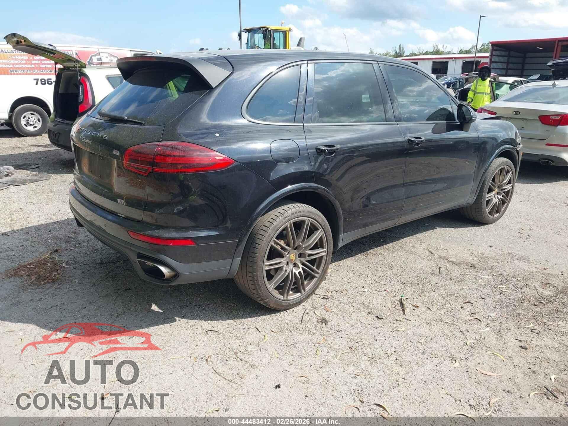 PORSCHE CAYENNE 2017 - WP1AA2A26HKA89455
