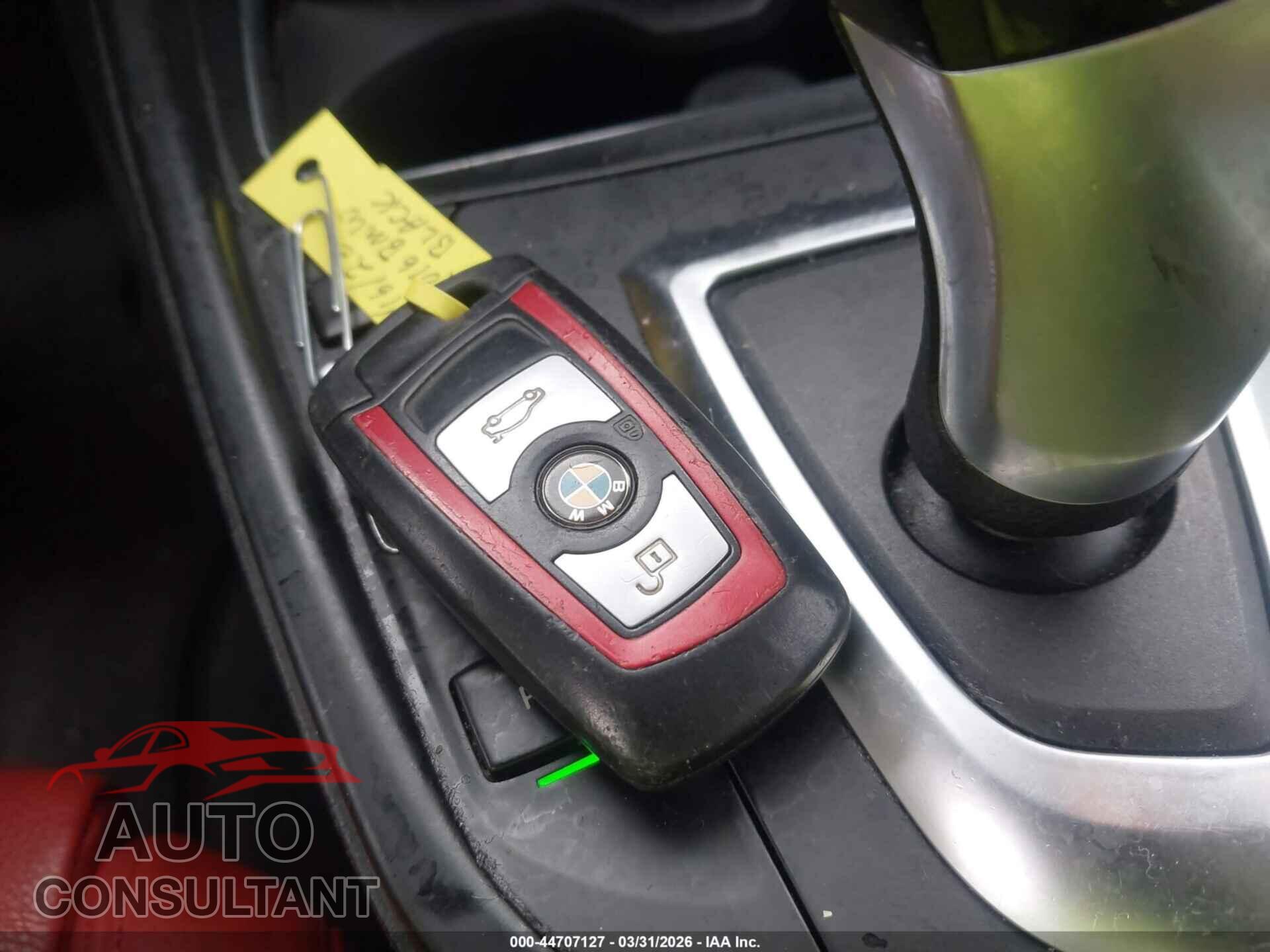 BMW 320I 2016 - WBA8E5G52GNU21957