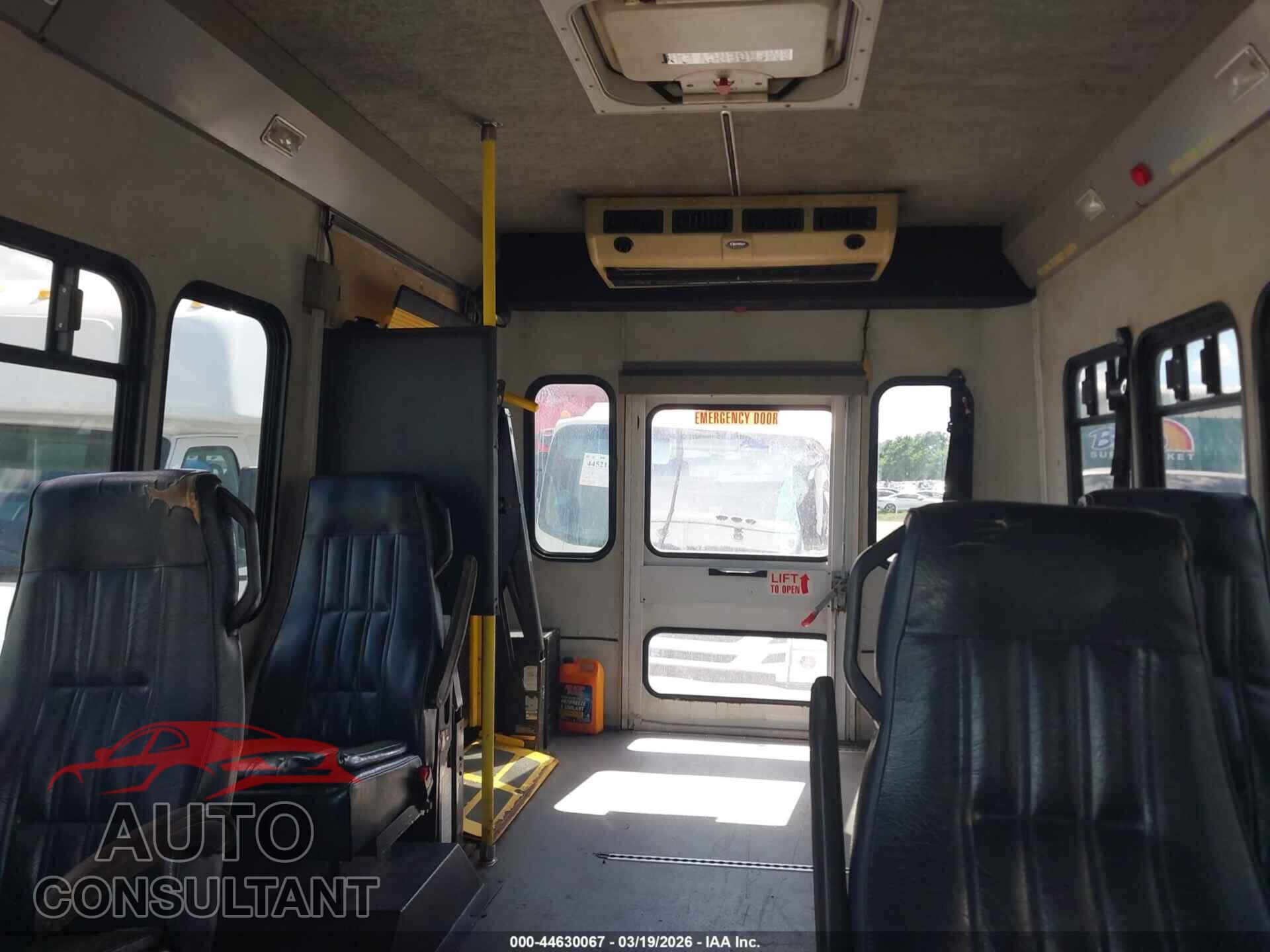 FORD E-350 CUTAWAY 2009 - 1FDEE35PX9DA92105