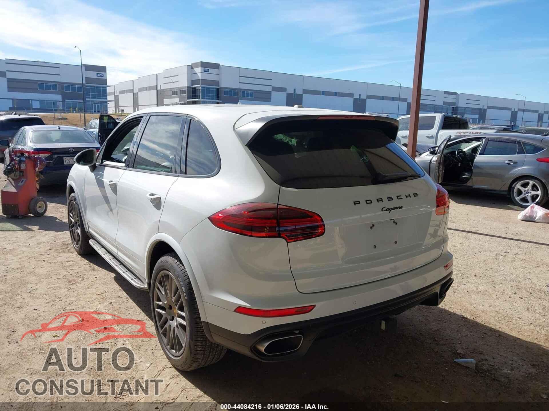 PORSCHE CAYENNE 2017 - WP1AA2A21HKA84809