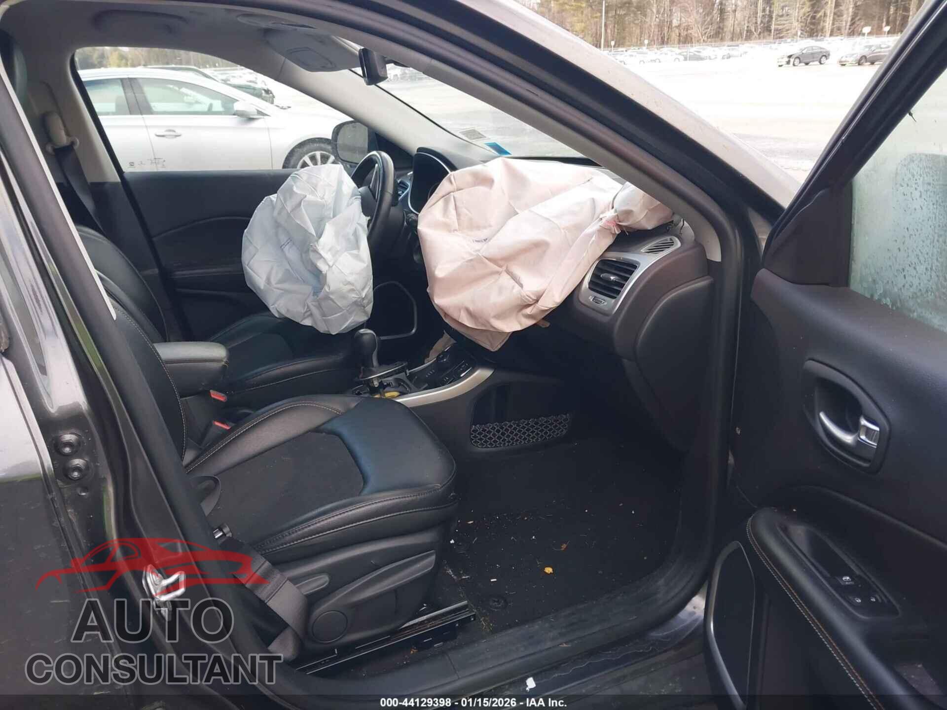 JEEP COMPASS 2018 - 3C4NJDBB7JT458003