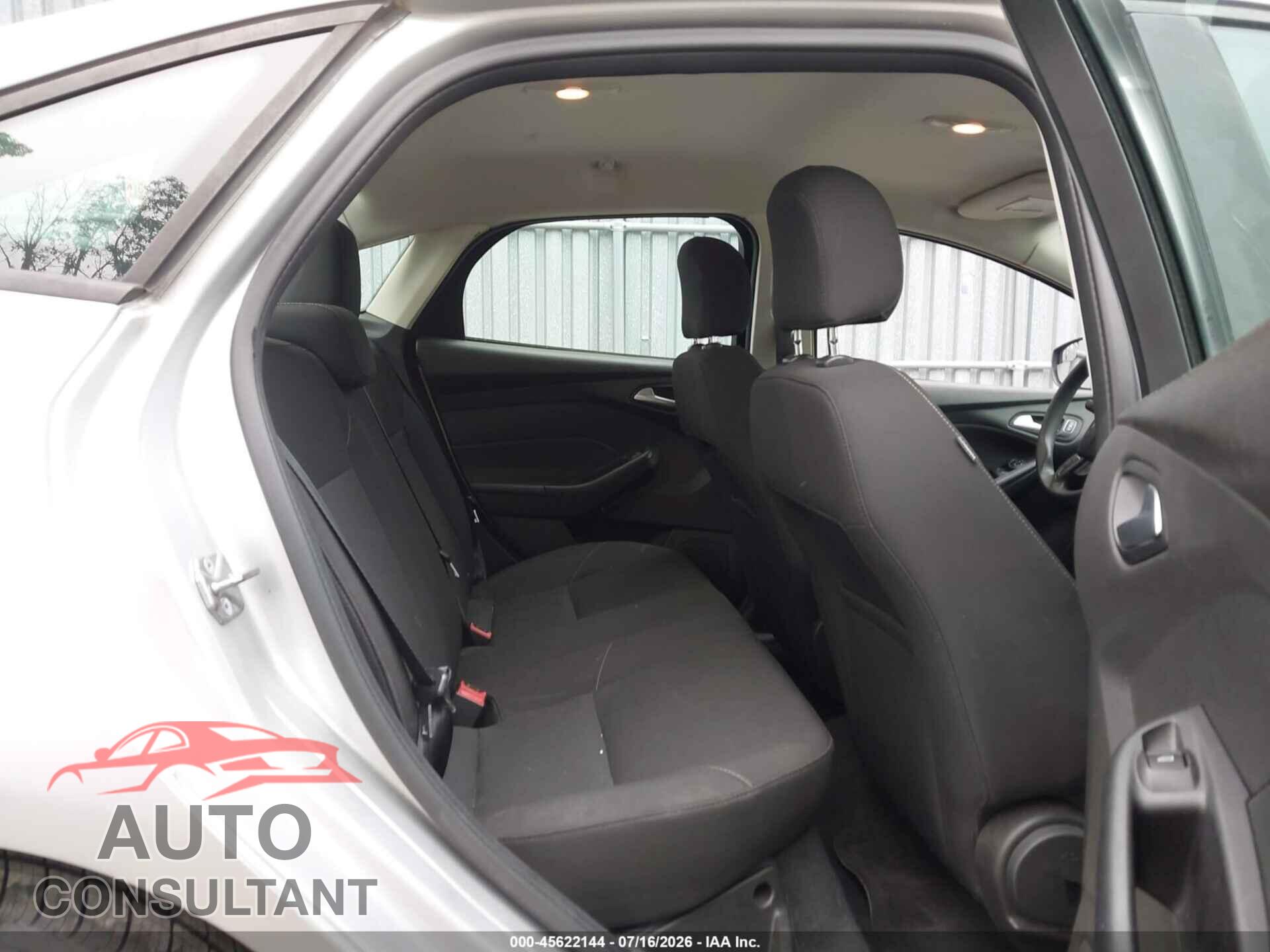 FORD FOCUS 2016 - 1FADP3F27GL283129