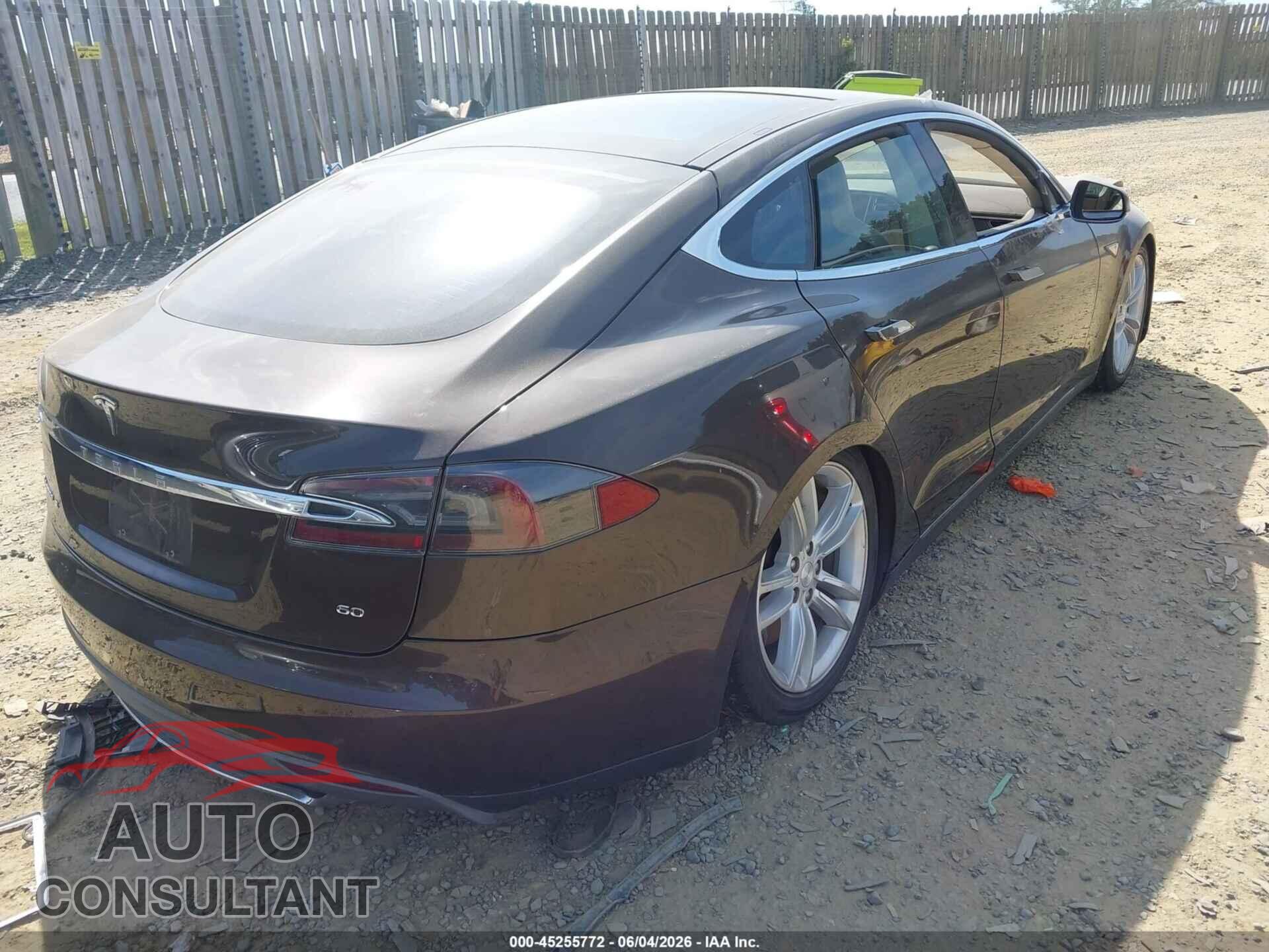TESLA MODEL S 2013 - 5YJSA1DG5DFP04978