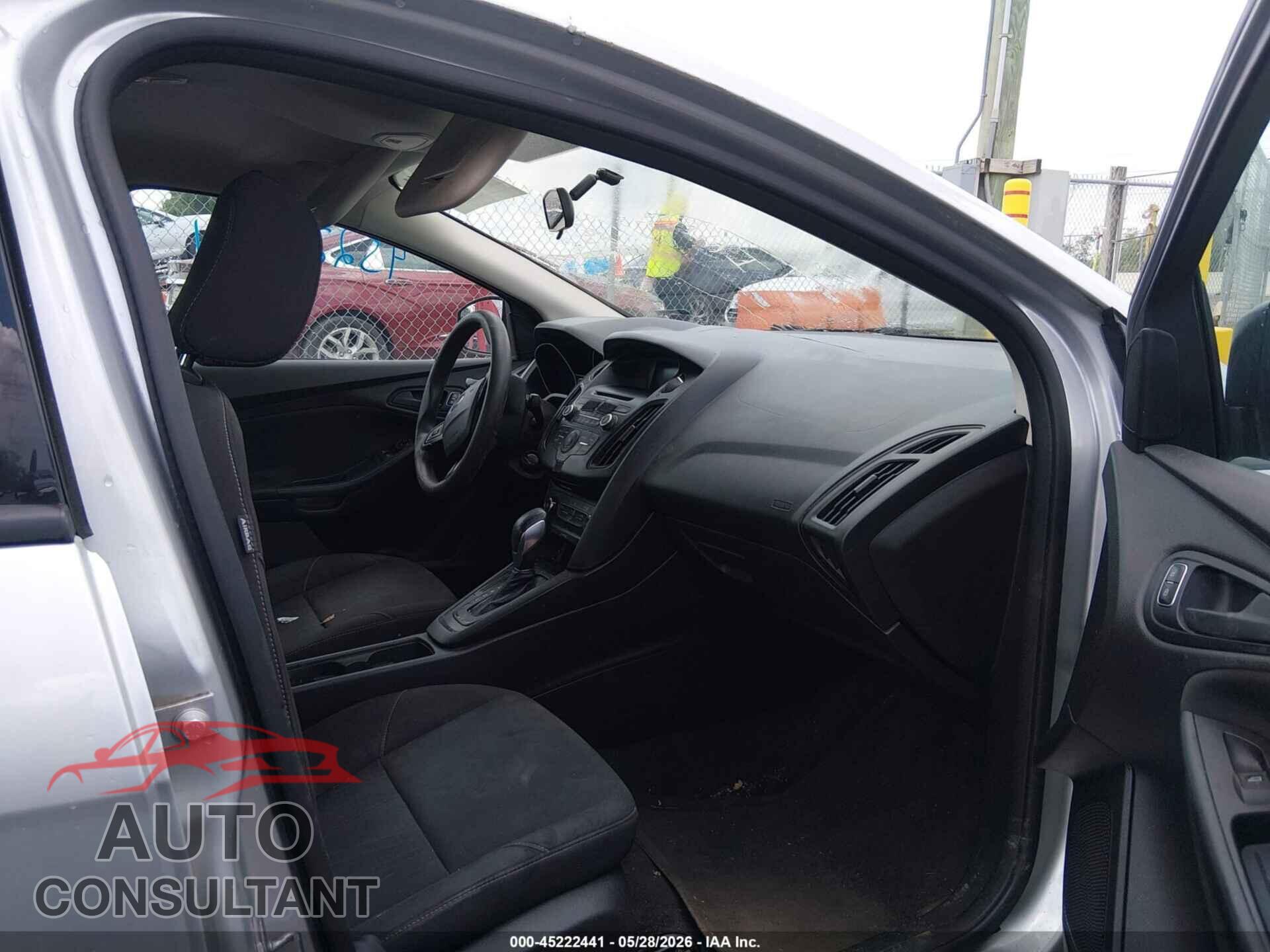 FORD FOCUS 2015 - 1FADP3E2XFL298451
