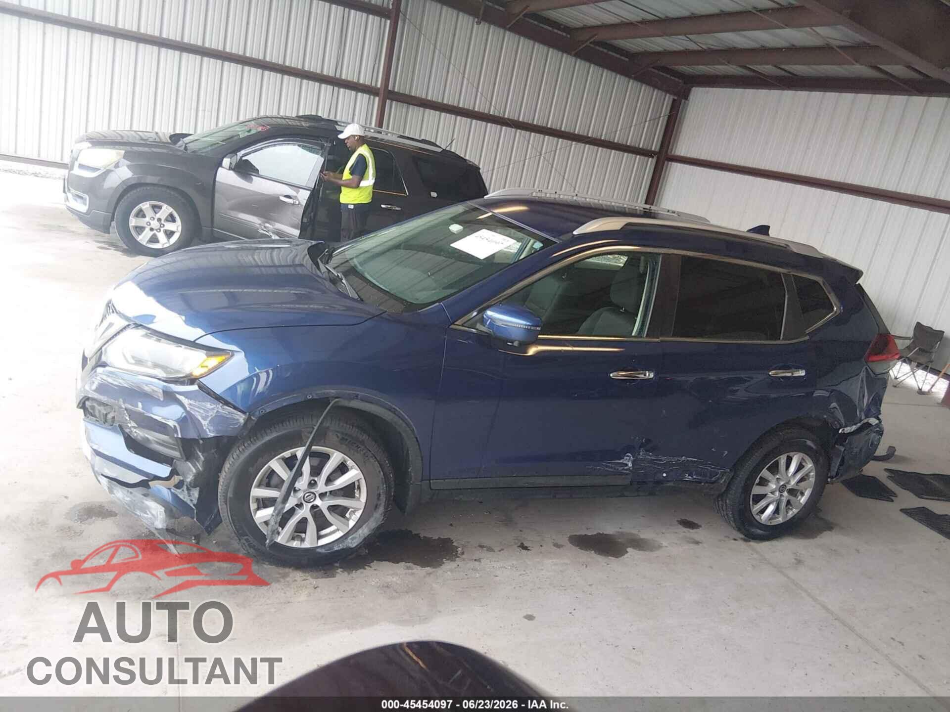 NISSAN ROGUE 2018 - KNMAT2MV3JP558558