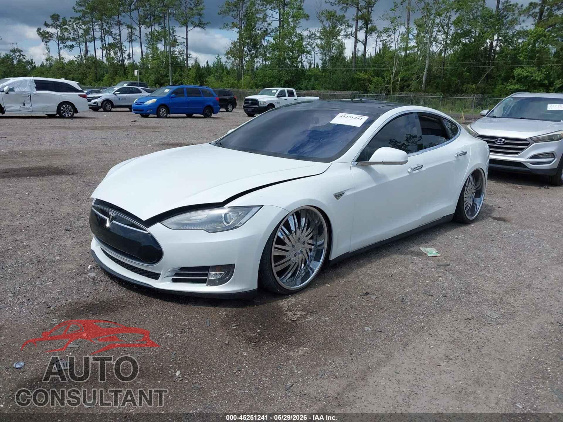 TESLA MODEL S 2013 - 5YJSA1CN5DFP20811