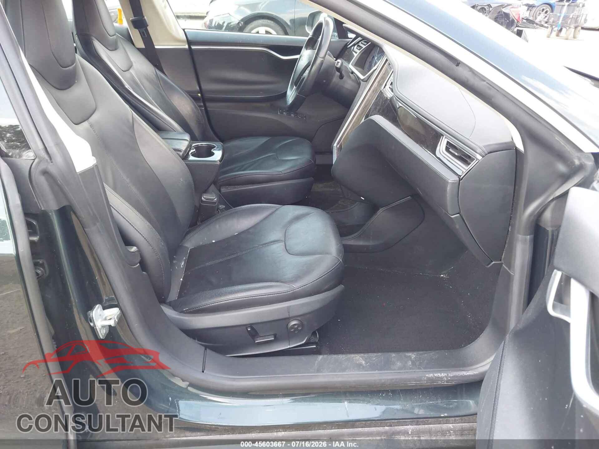TESLA MODEL S 2013 - 5YJSA1CP2DFP27572
