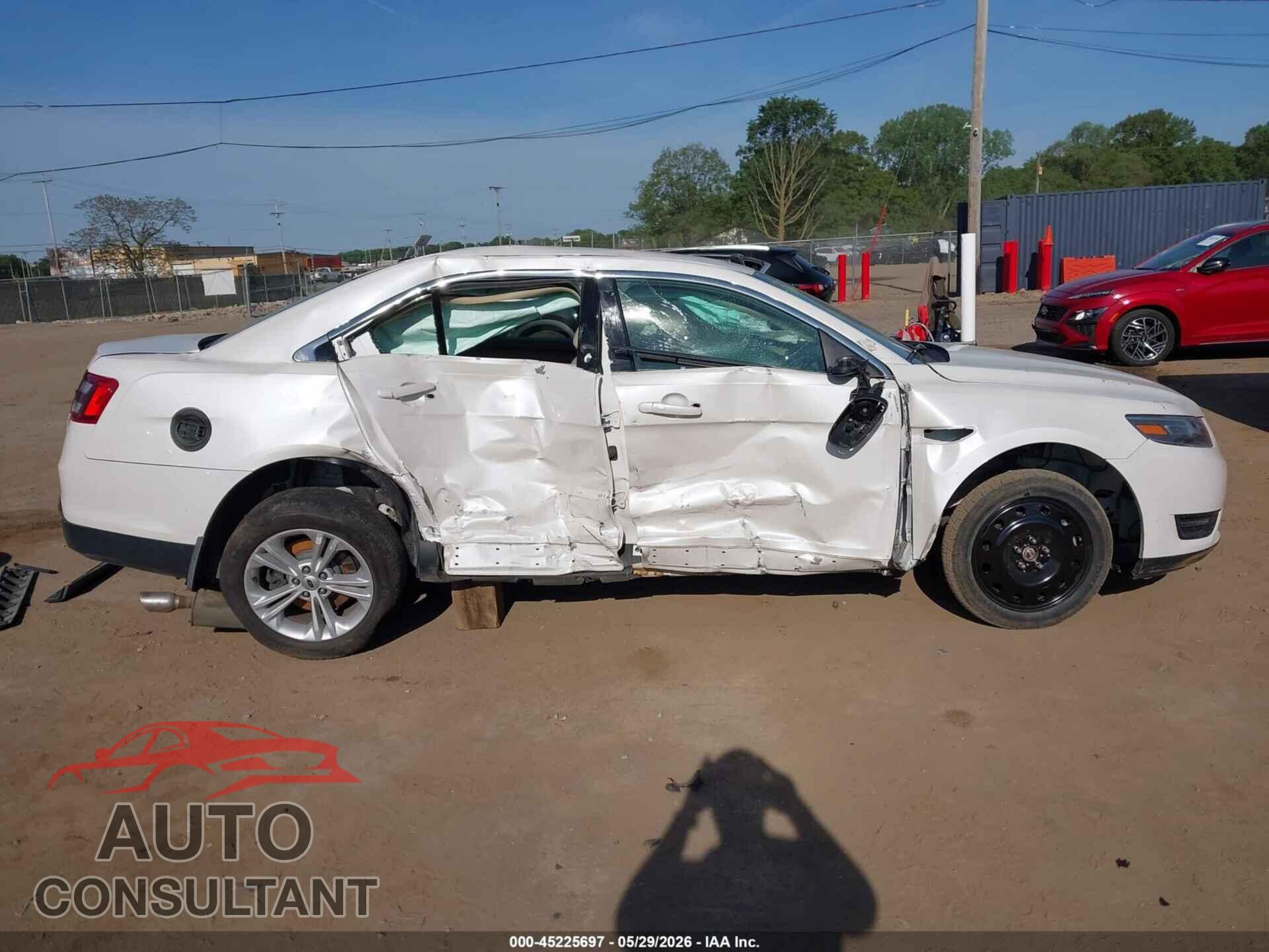 FORD TAURUS 2015 - 1FAHP2E89FG113704