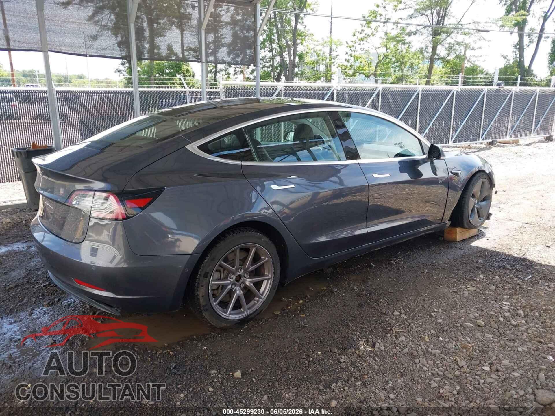 TESLA MODEL 3 2018 - 5YJ3E1EA8JF077479