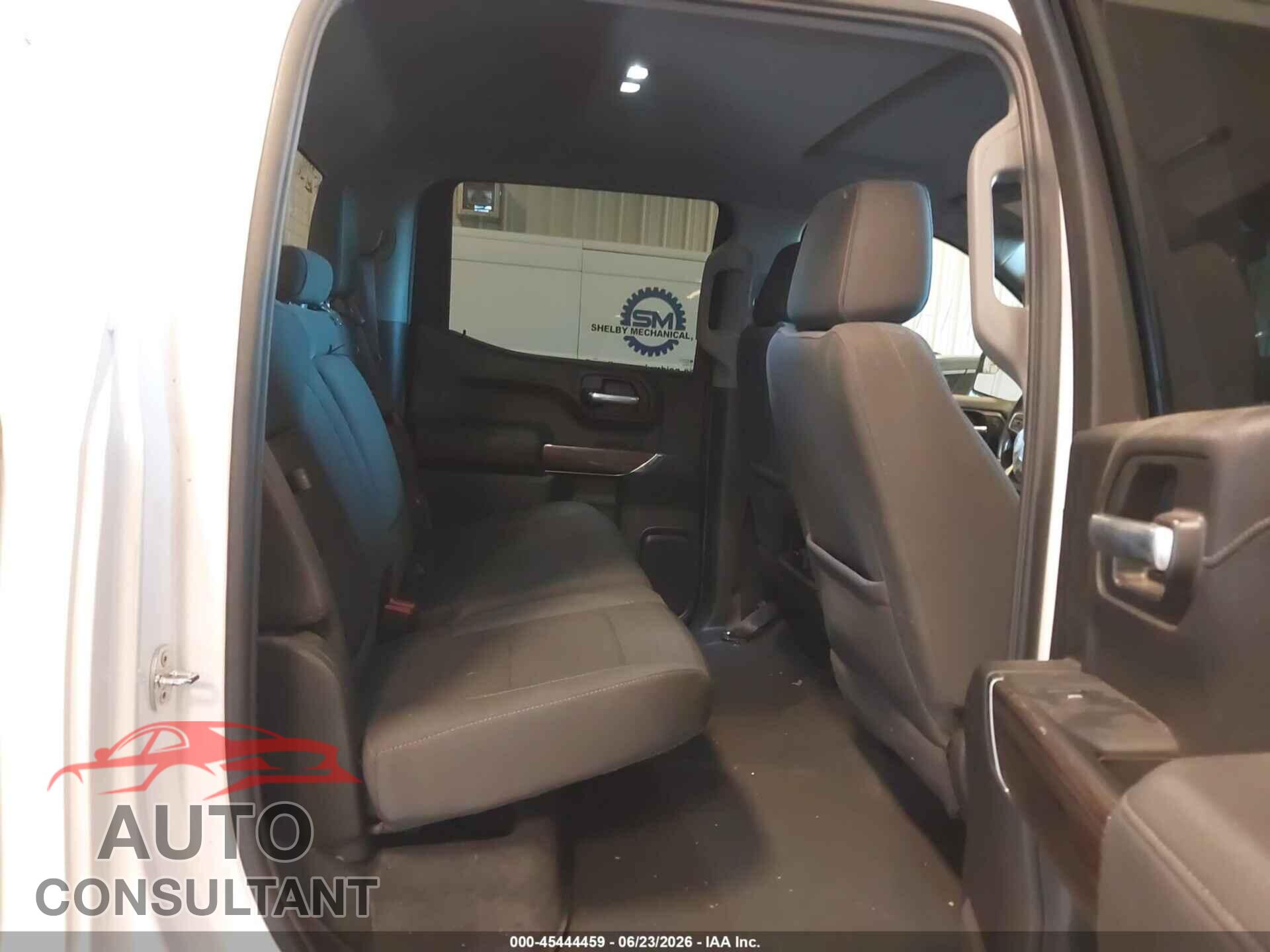 CHEVROLET SILVERADO 1500 2021 - 1GCPYFED0MZ372106