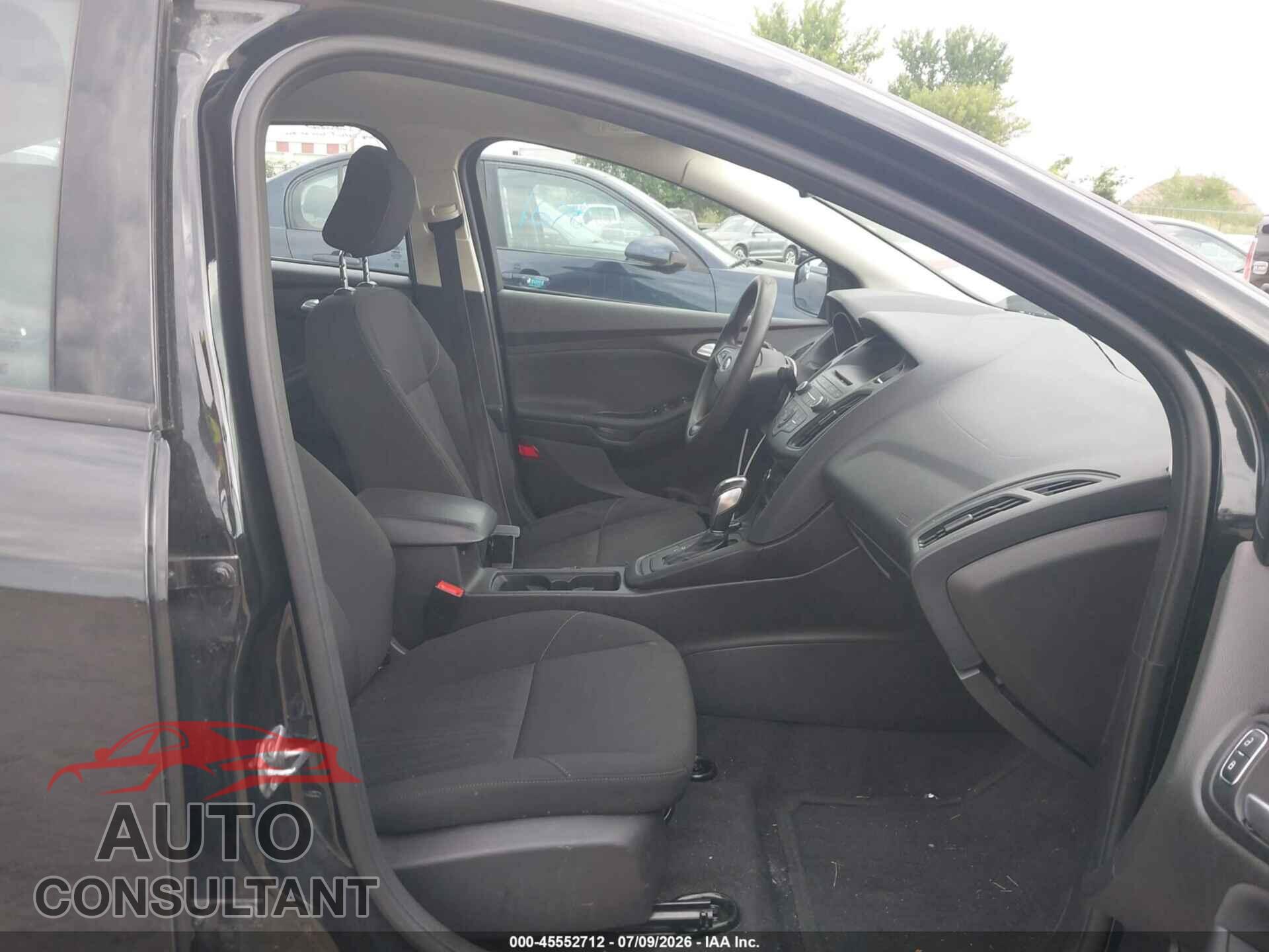 FORD FOCUS 2015 - 1FADP3F22FL368071