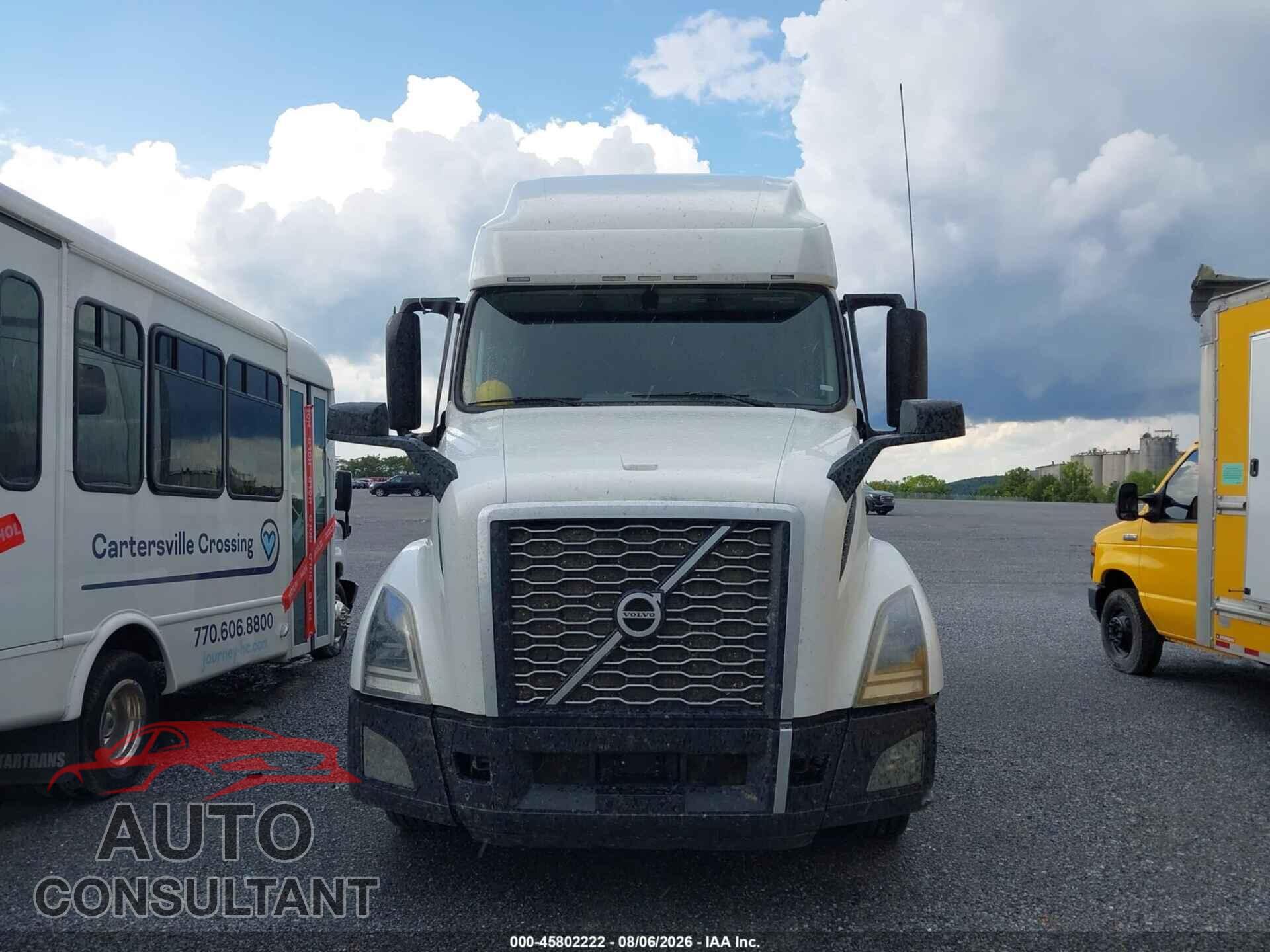 VOLVO VNL 2020 - 4V4NC9EH2LN247225