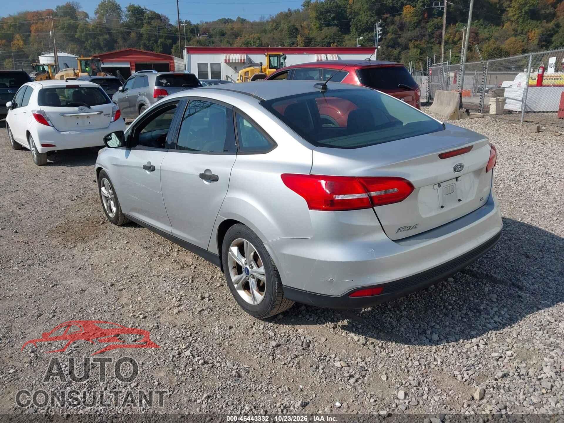 FORD FOCUS 2015 - 1FADP3E23FL247597