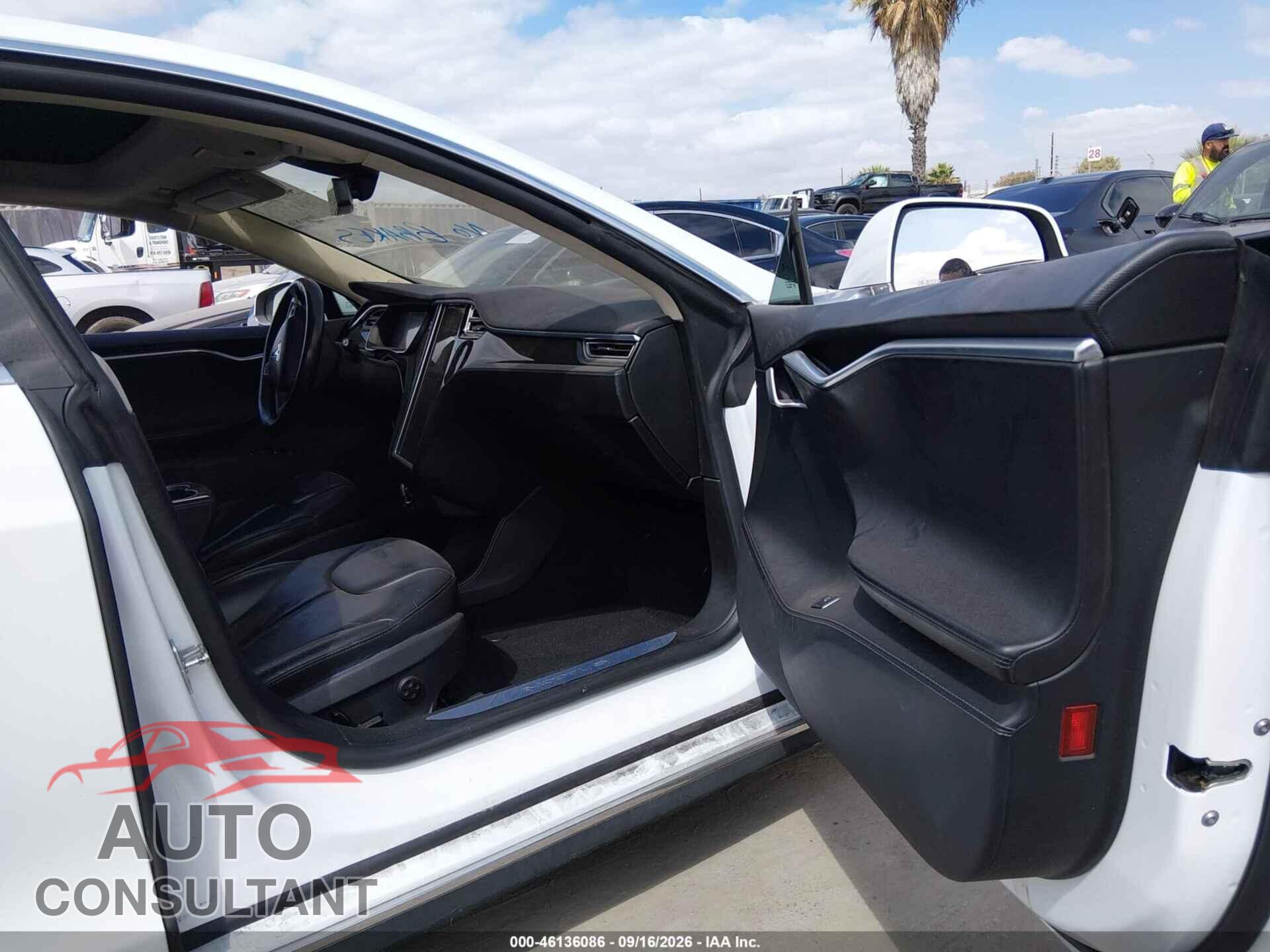 TESLA MODEL S 2015 - 5YJSA1S24FF093867