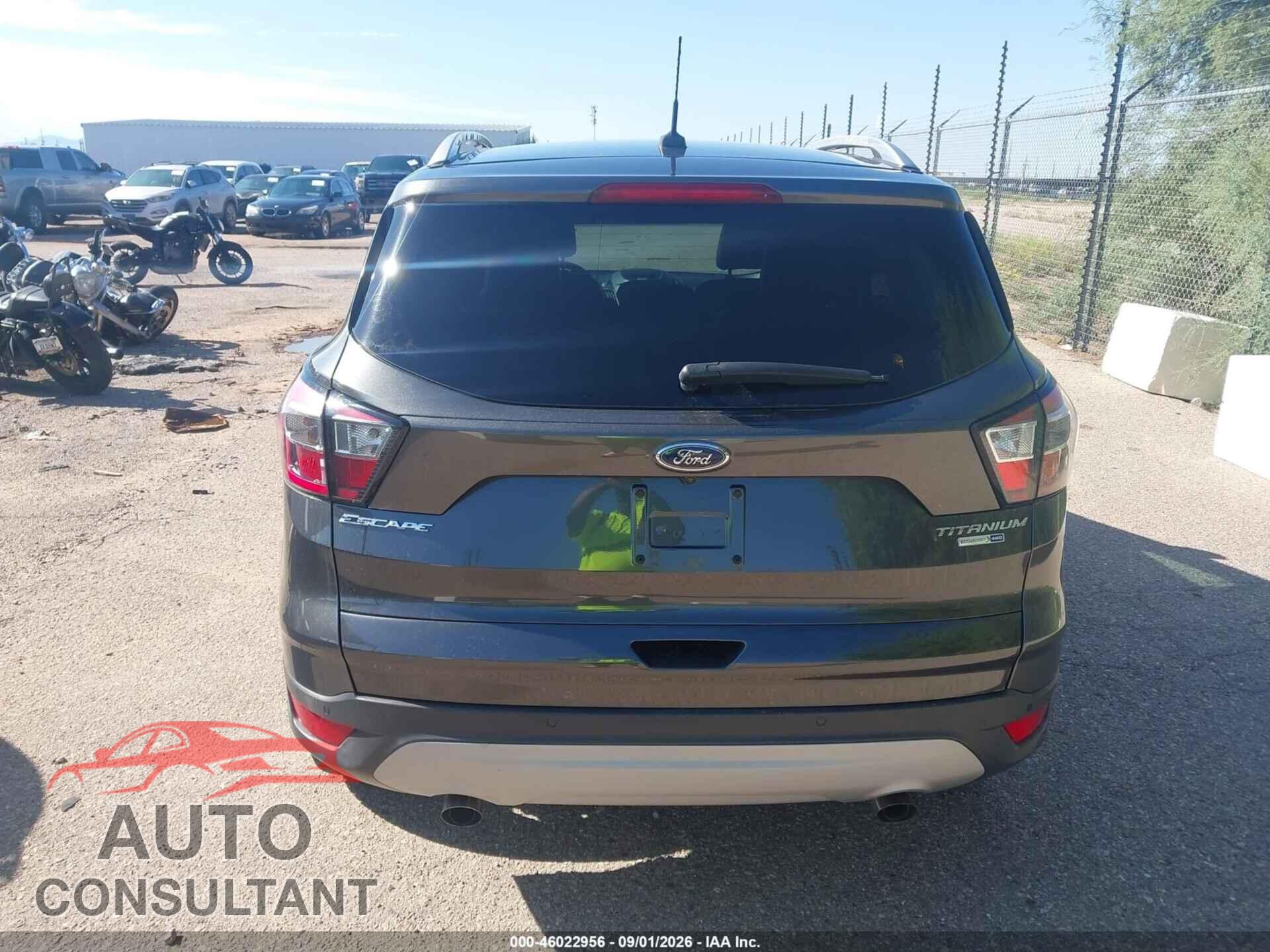 FORD ESCAPE 2017 - 1FMCU9JD0HUD20703