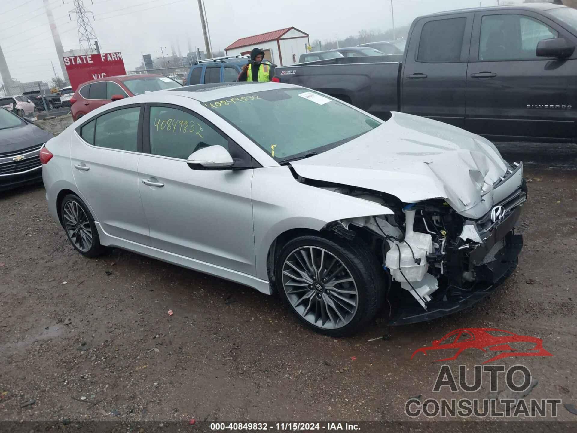 HYUNDAI ELANTRA 2018 - KMHD04LB0JU479984