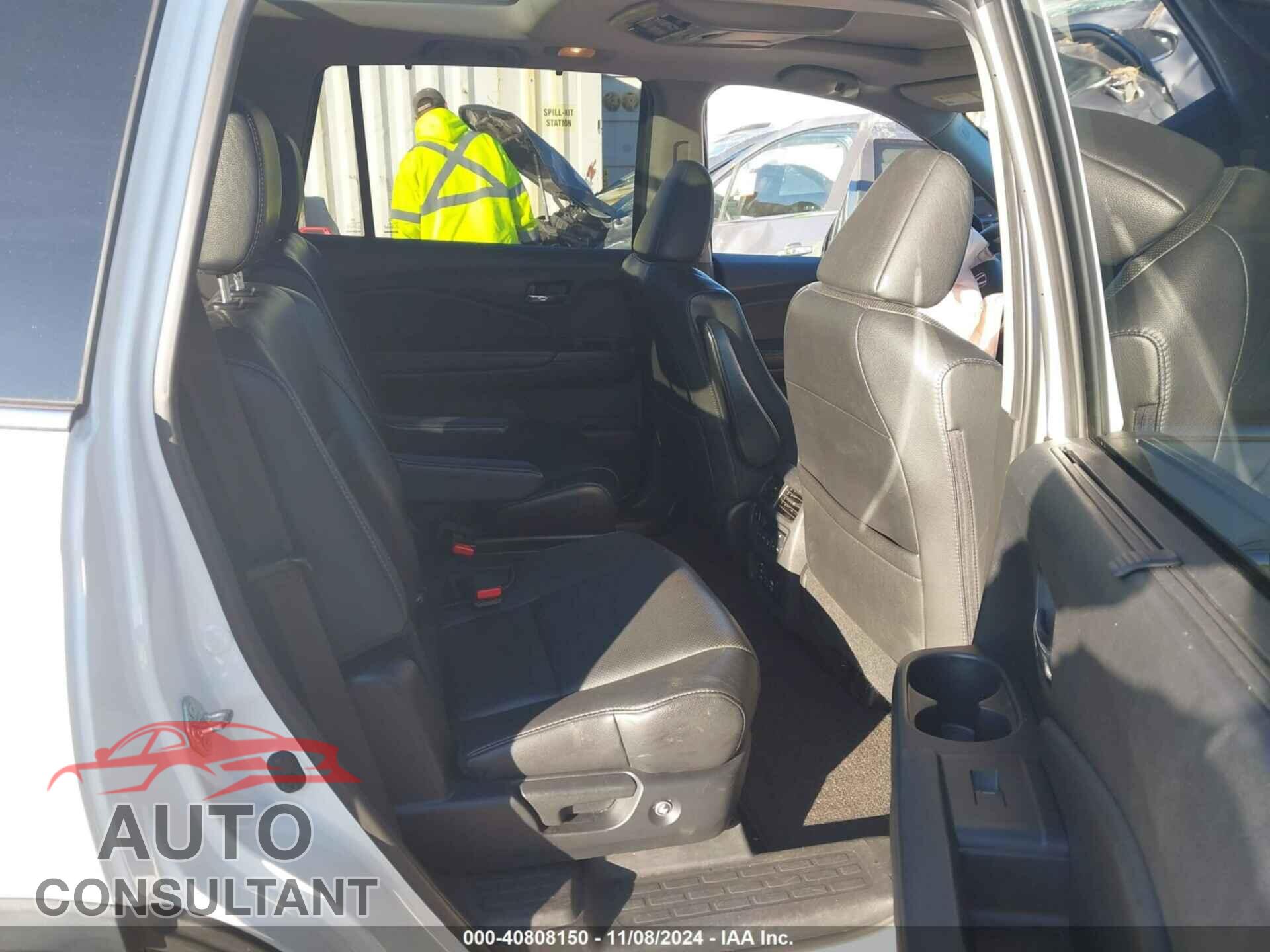 HONDA PILOT 2017 - 5FNYF6H04HB011153