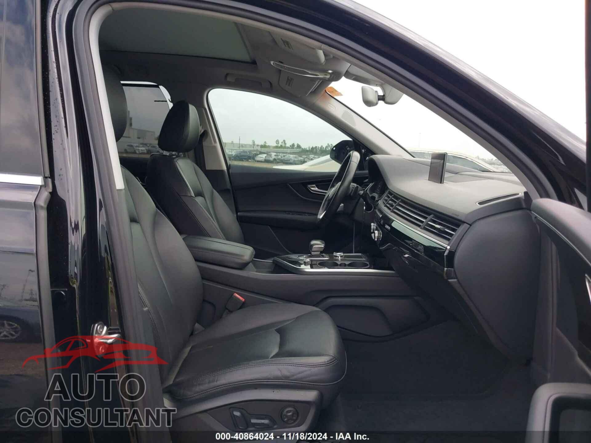AUDI Q7 2017 - WA1VAAF70HD001077