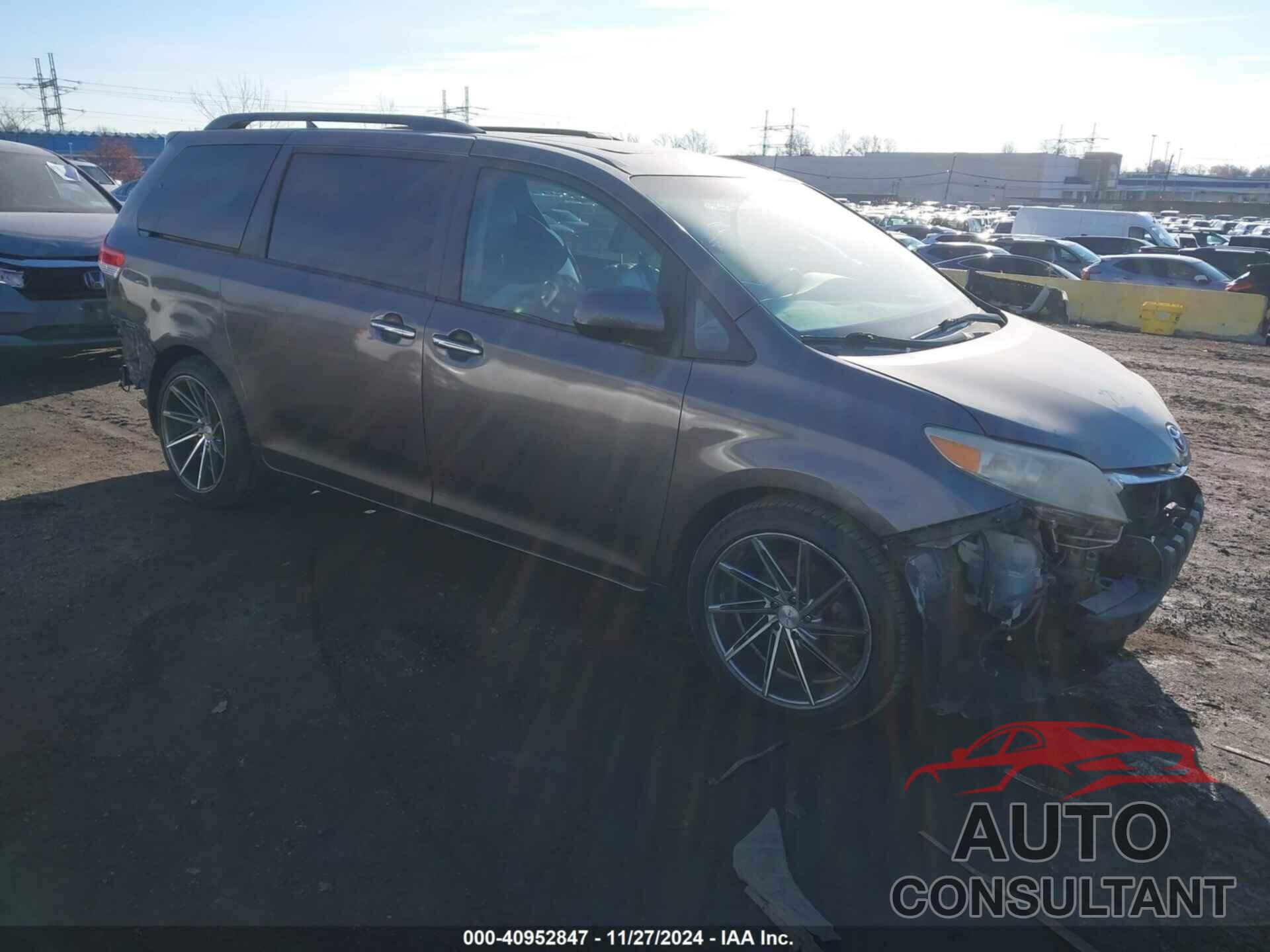 TOYOTA SIENNA 2011 - 5TDYK3DC7BS061557