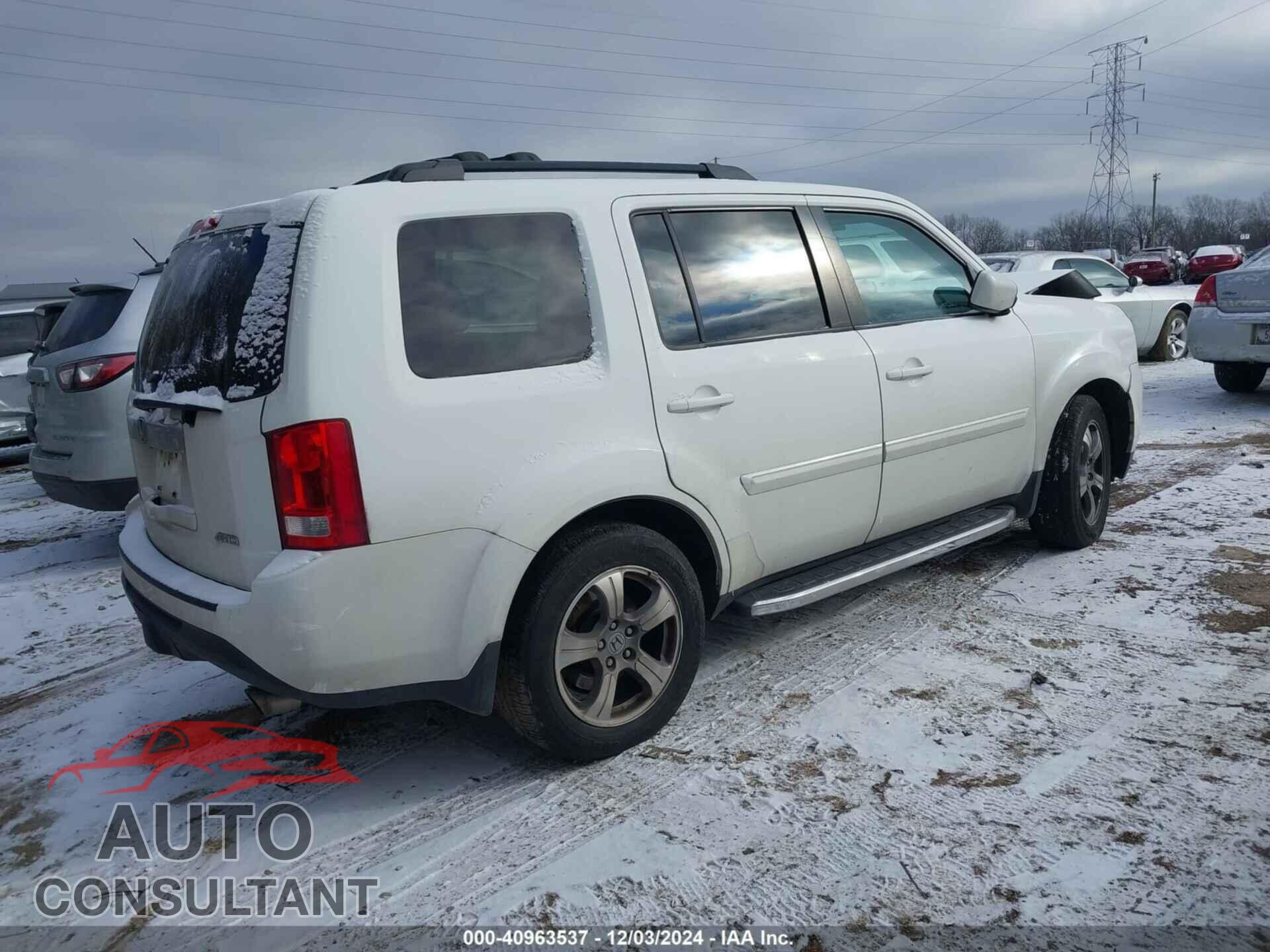 HONDA PILOT 2015 - 5FNYF4H53FB010539