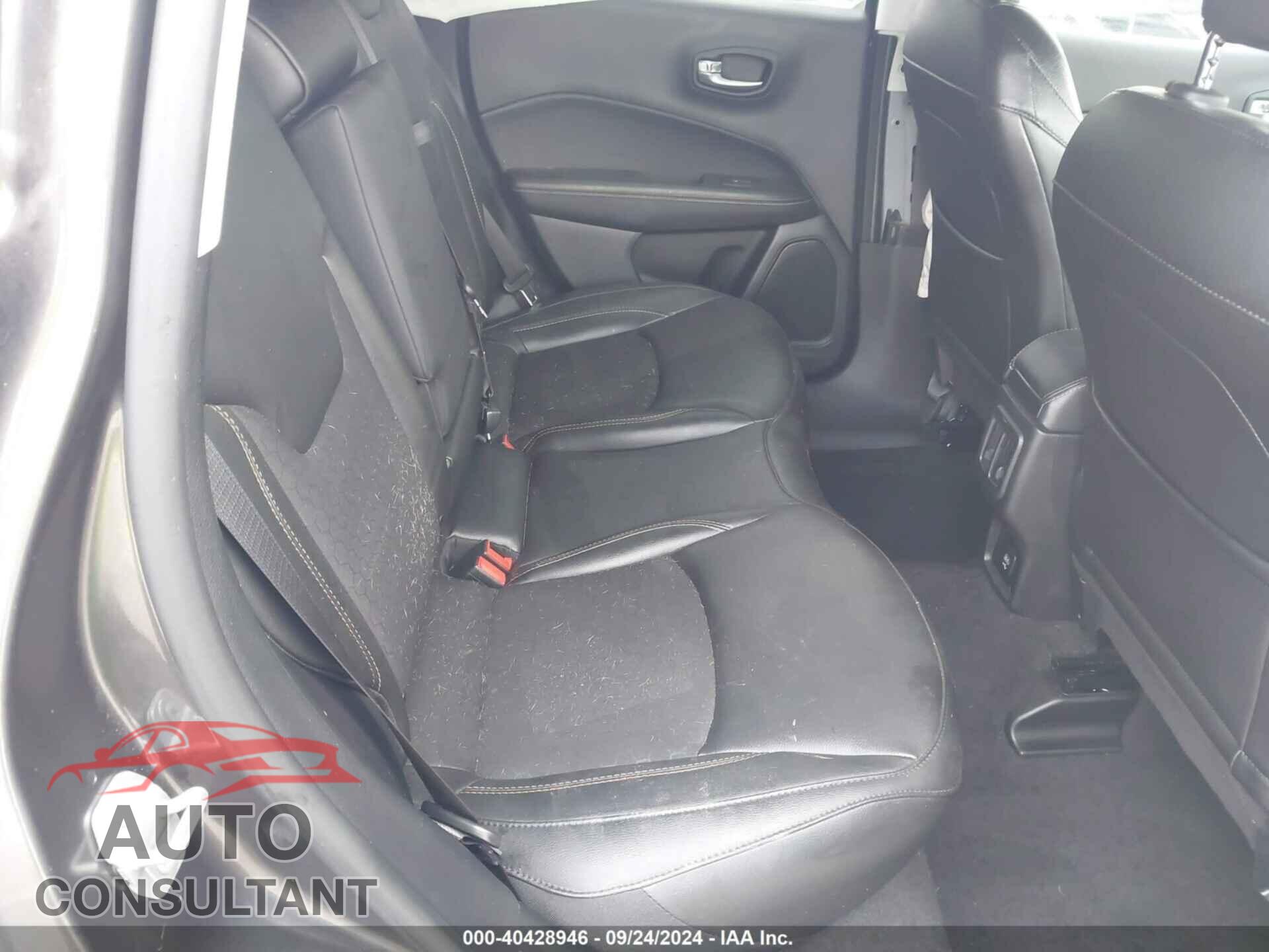 JEEP COMPASS 2020 - 3C4NJDBB0LT240763