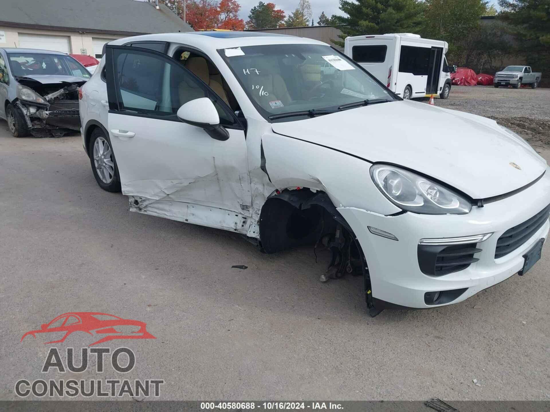 PORSCHE CAYENNE 2016 - WP1AA2A28GKA14819