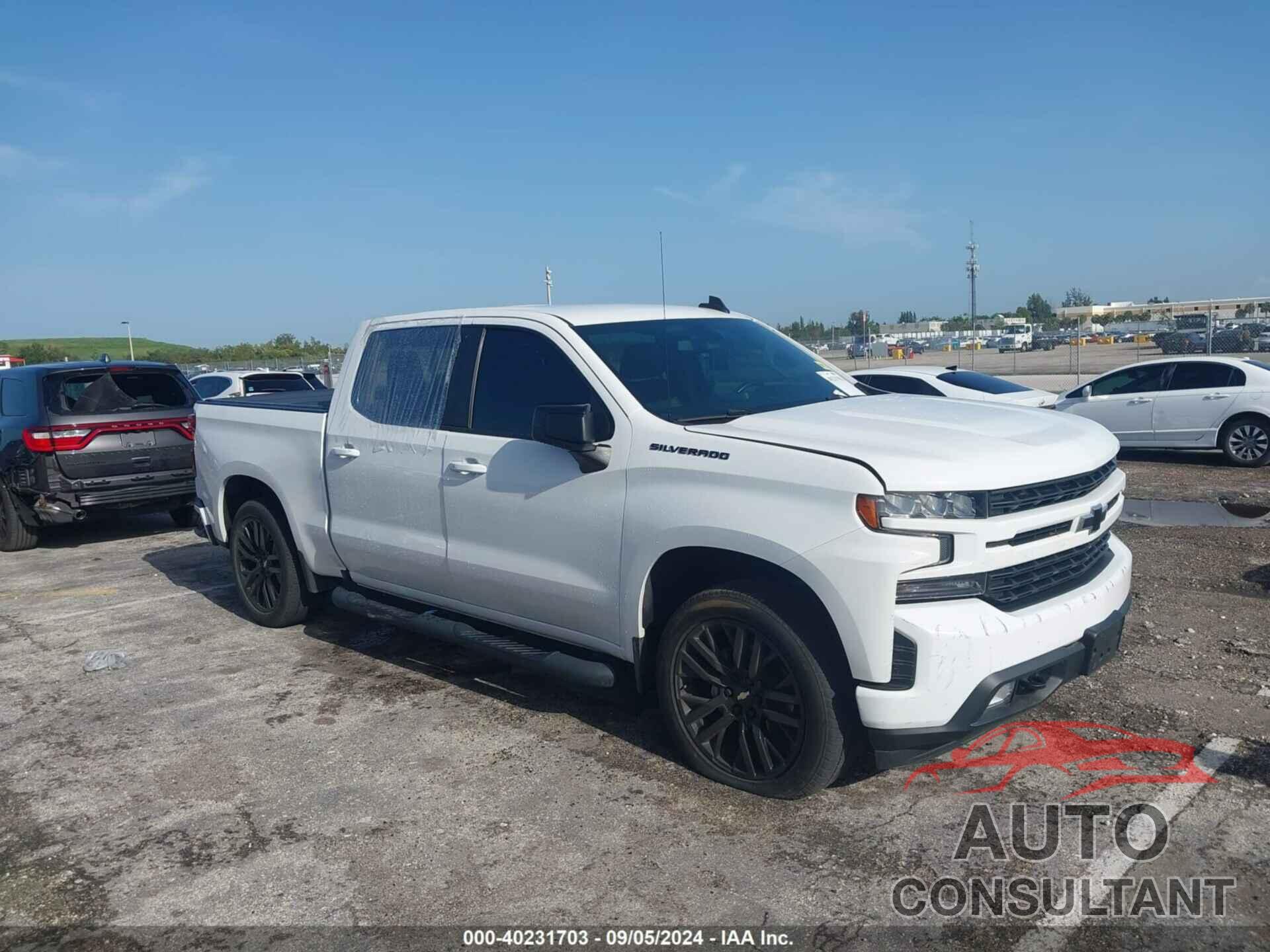 CHEVROLET SILVERADO 1500 2021 - 1GCUYEEL7MZ307287