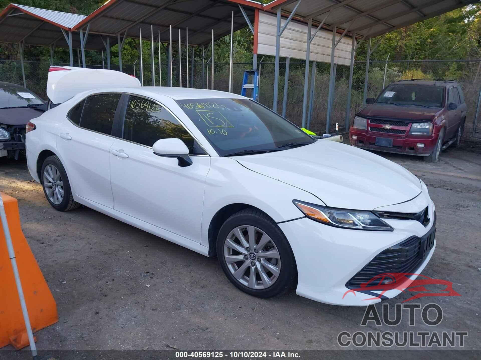 TOYOTA CAMRY 2018 - 4T1B11HK8JU660908