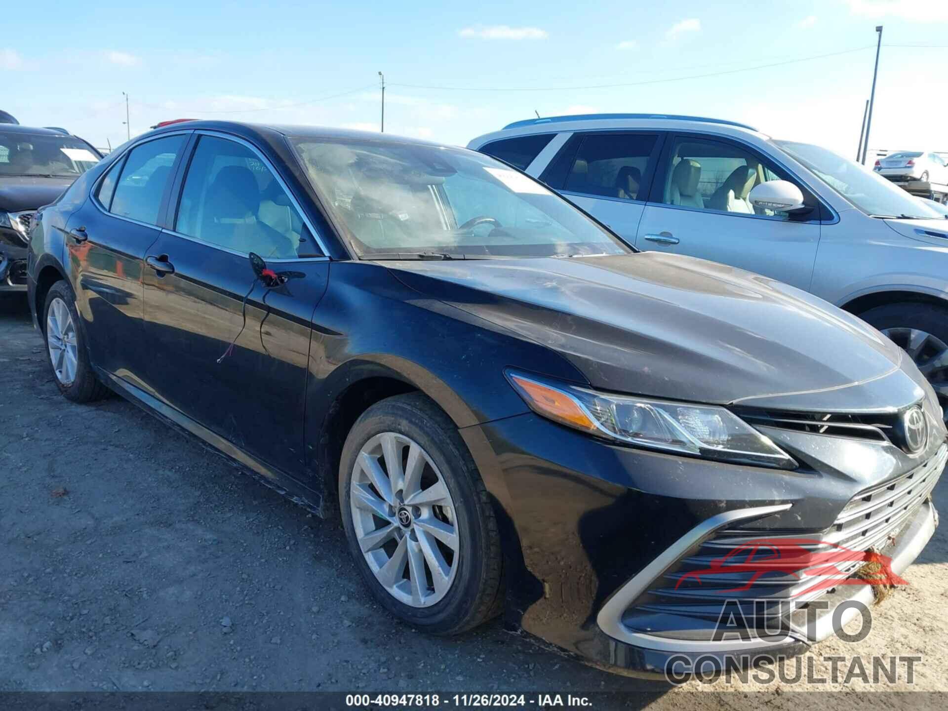 TOYOTA CAMRY 2022 - 4T1C11AK0NU669042