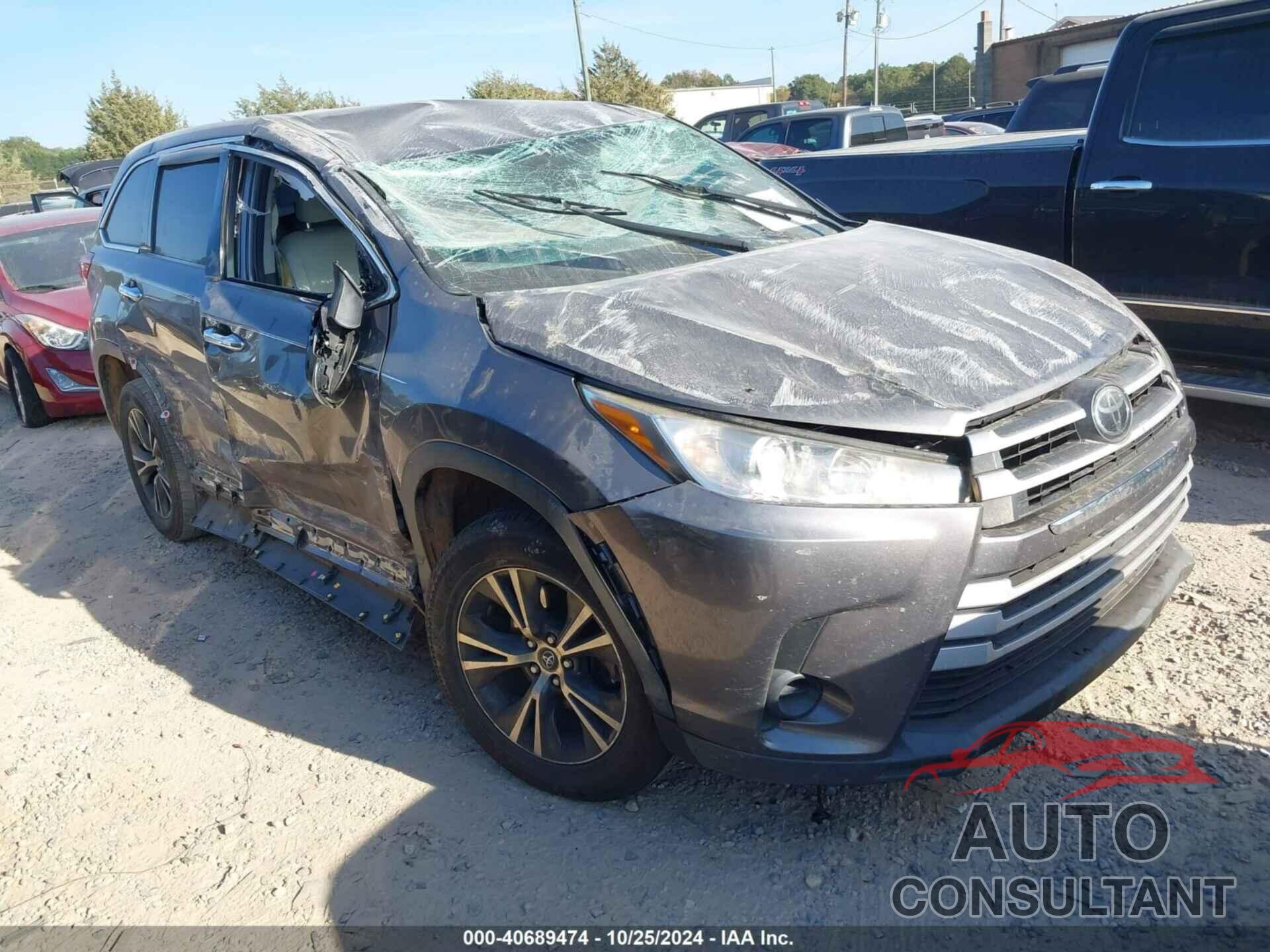 TOYOTA HIGHLANDER 2018 - 5TDZARFH6JS040622