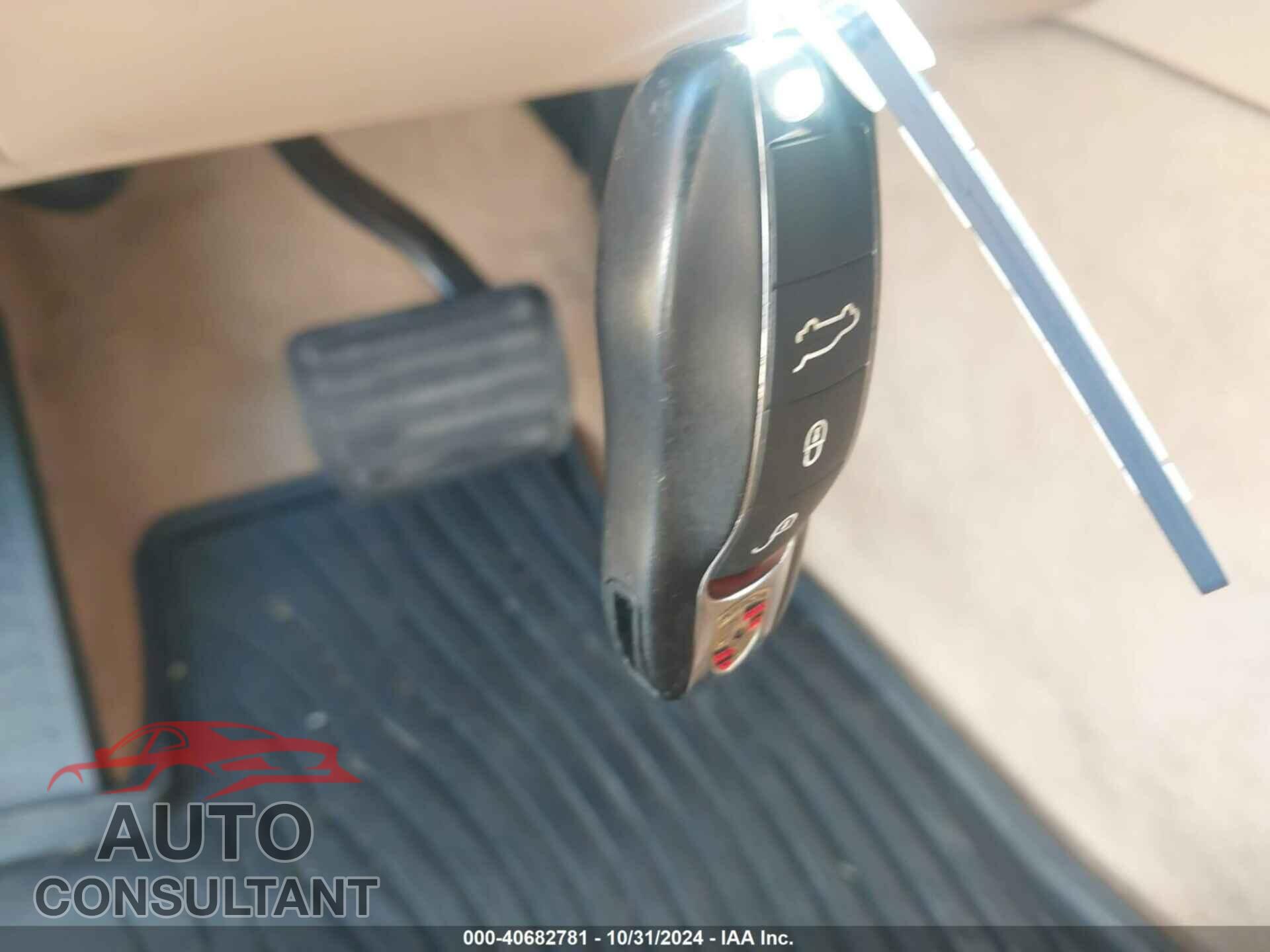 PORSCHE CAYENNE 2016 - WP1AA2A24GLA10048