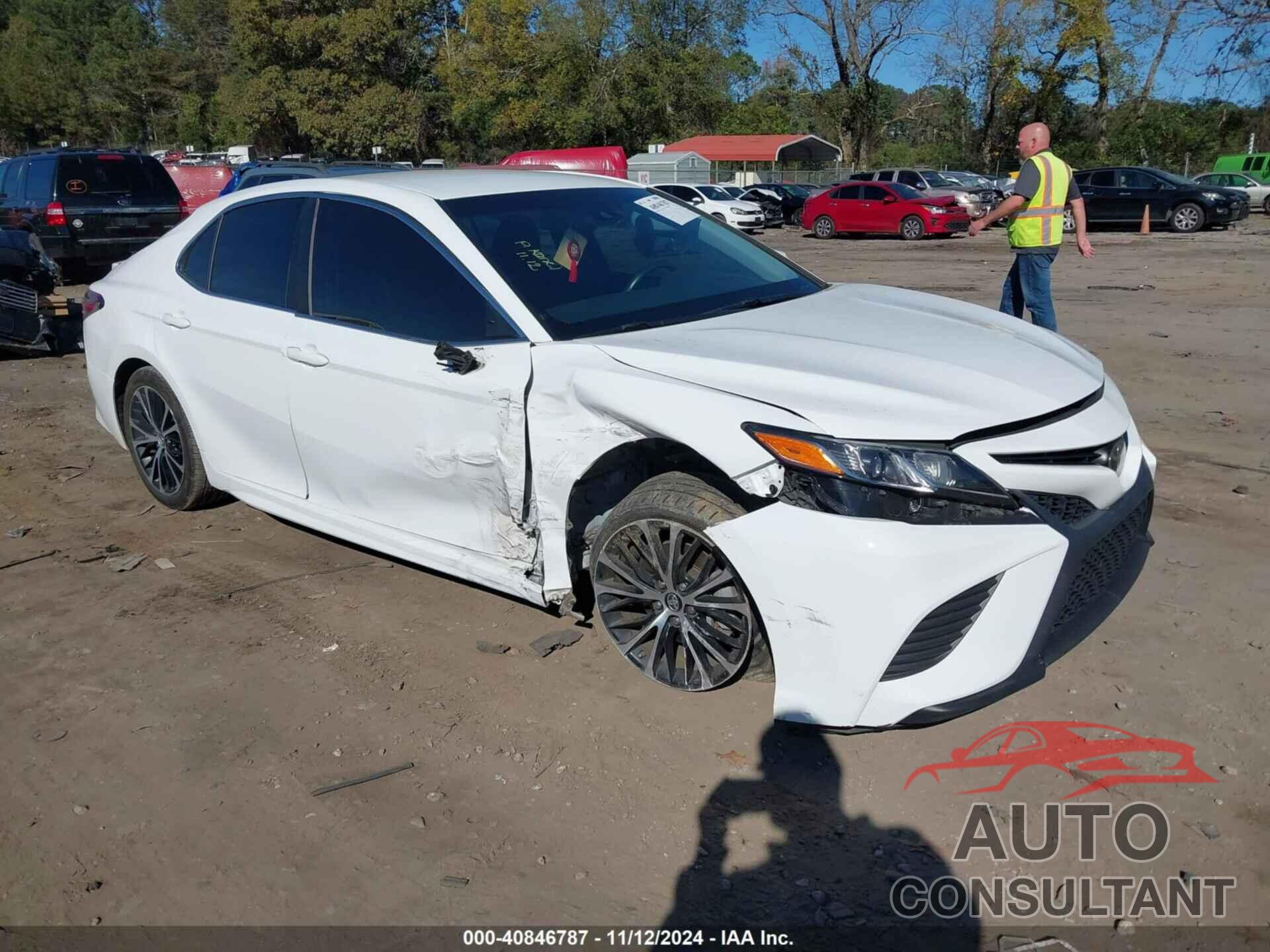 TOYOTA CAMRY 2018 - 4T1B11HK2JU636622