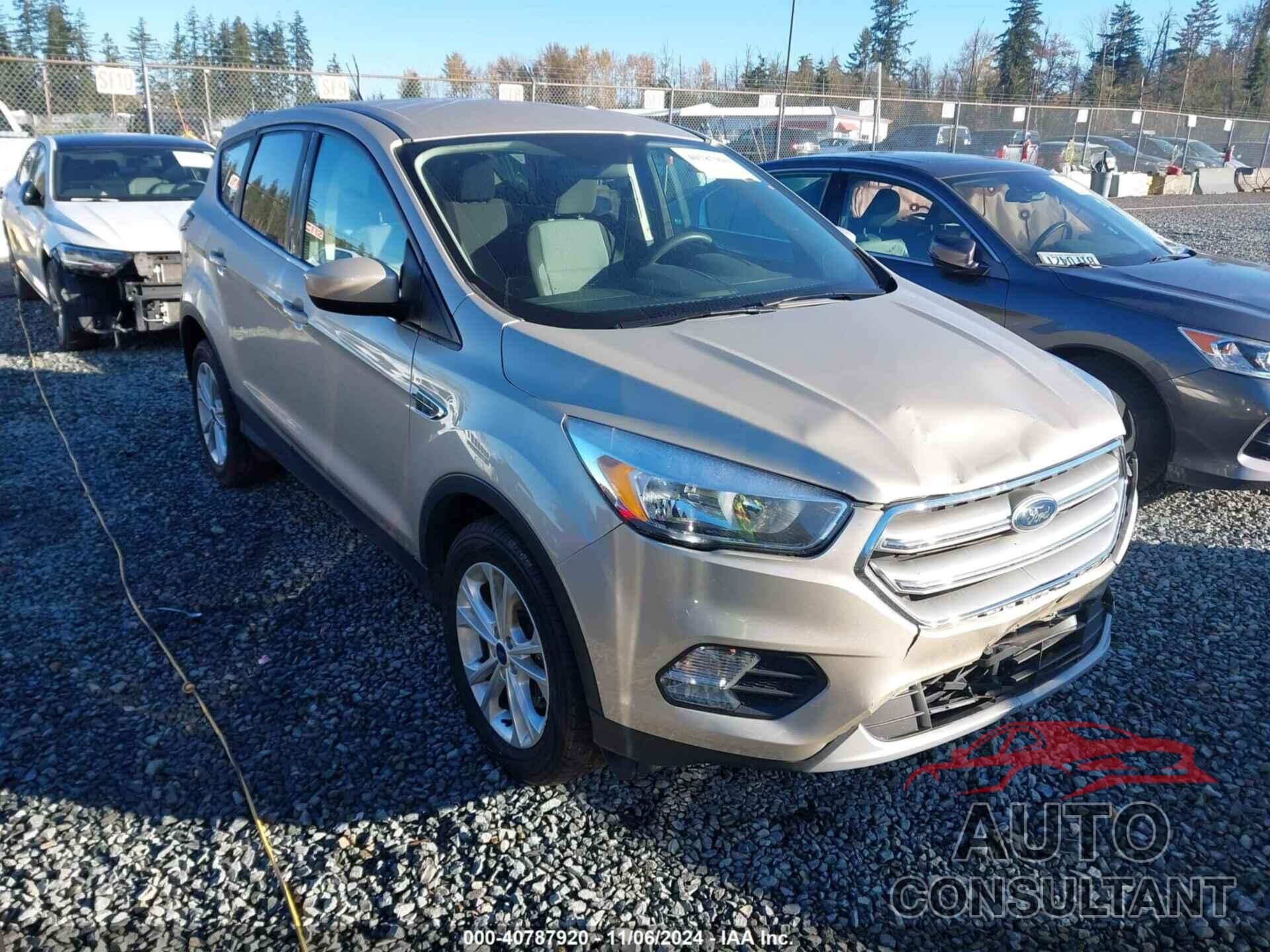 FORD ESCAPE 2017 - 1FMCU9G99HUB82159