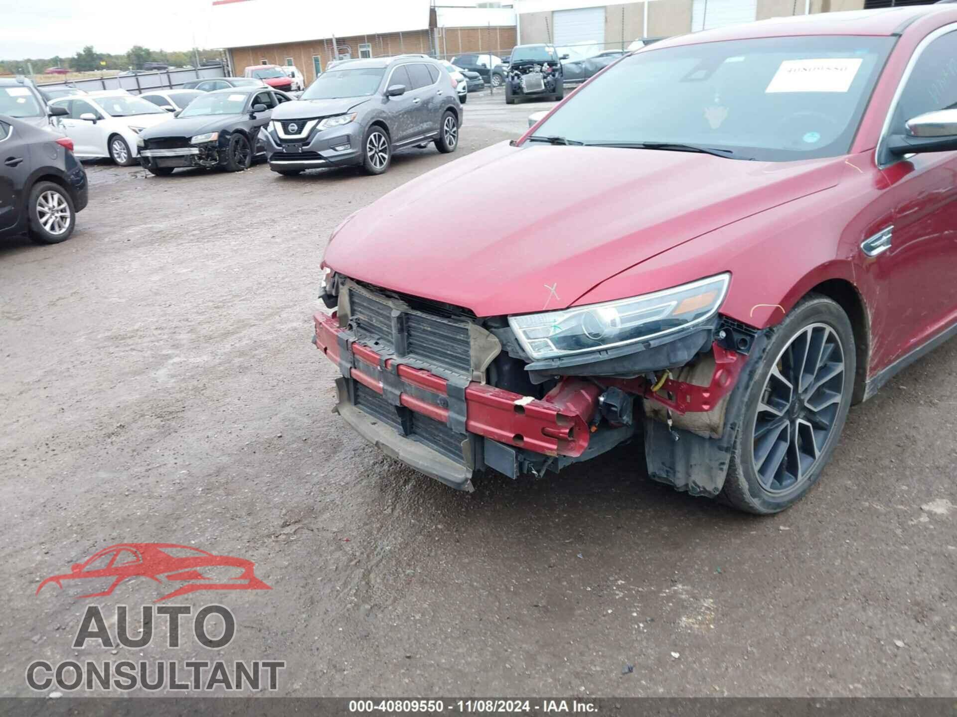 FORD TAURUS 2018 - 1FAHP2F87JG104040