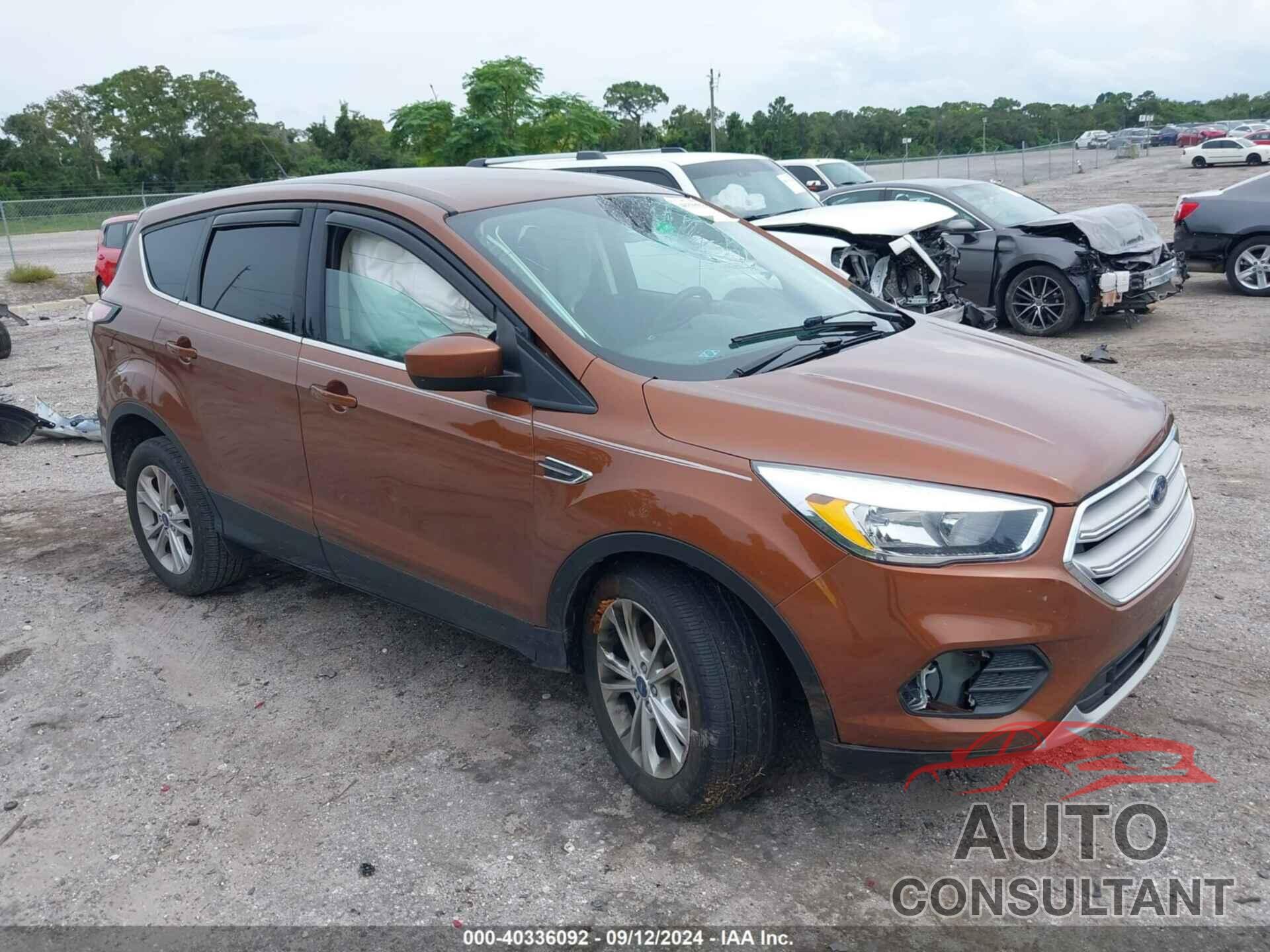 FORD ESCAPE 2017 - 1FMCU9GD0HUC46139