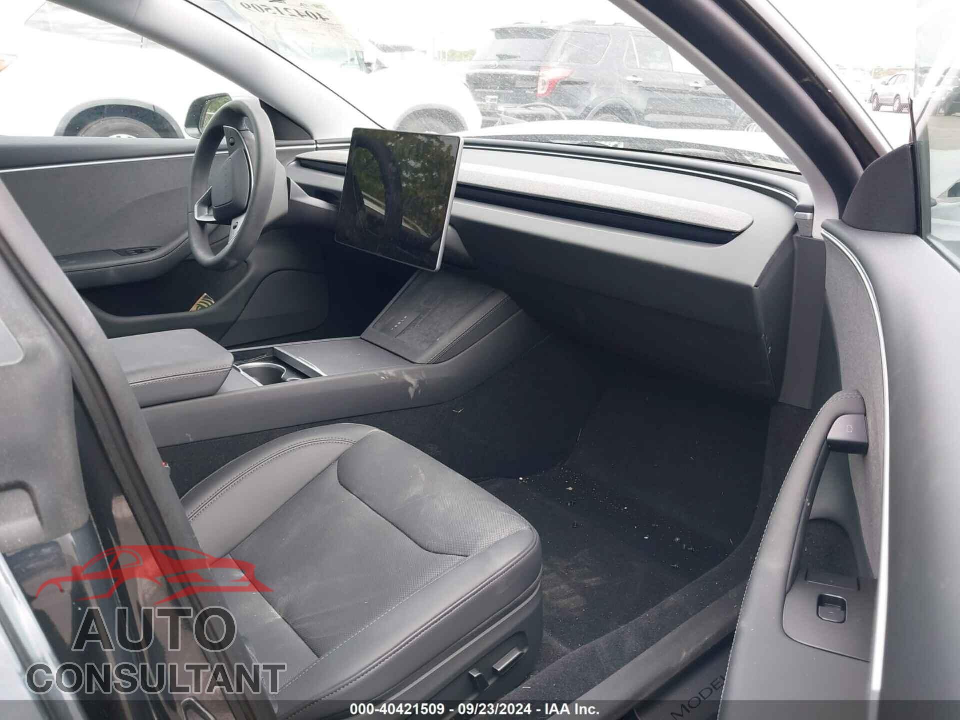 TESLA MODEL 3 2024 - 5YJ3E1EA2RF729881