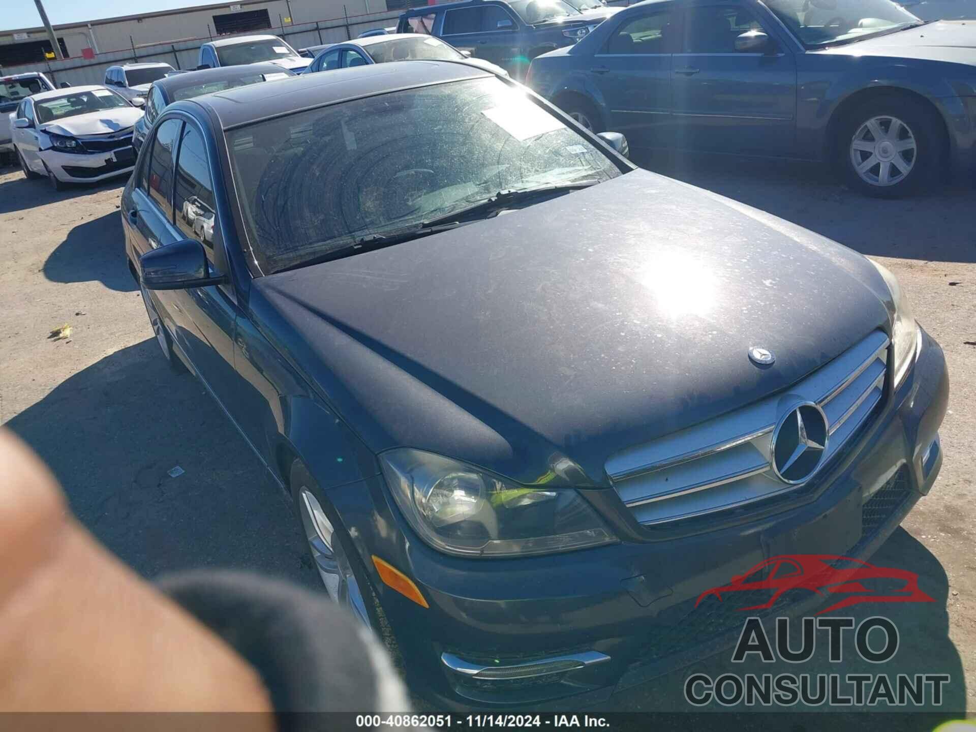 MERCEDES-BENZ C 250 2013 - WDDGF4HB1DR300857