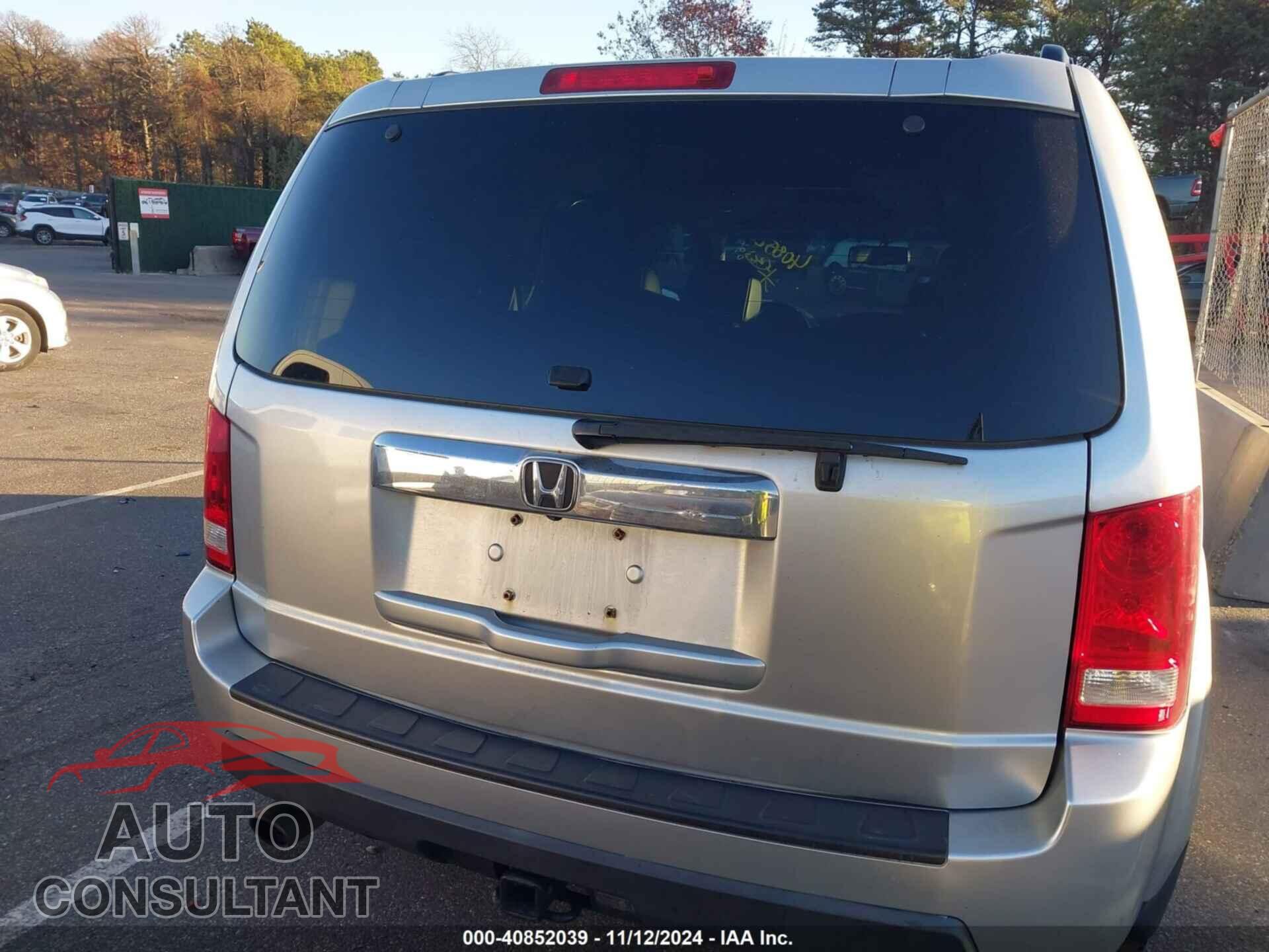 HONDA PILOT 2011 - 5FNYF4H64BB045853