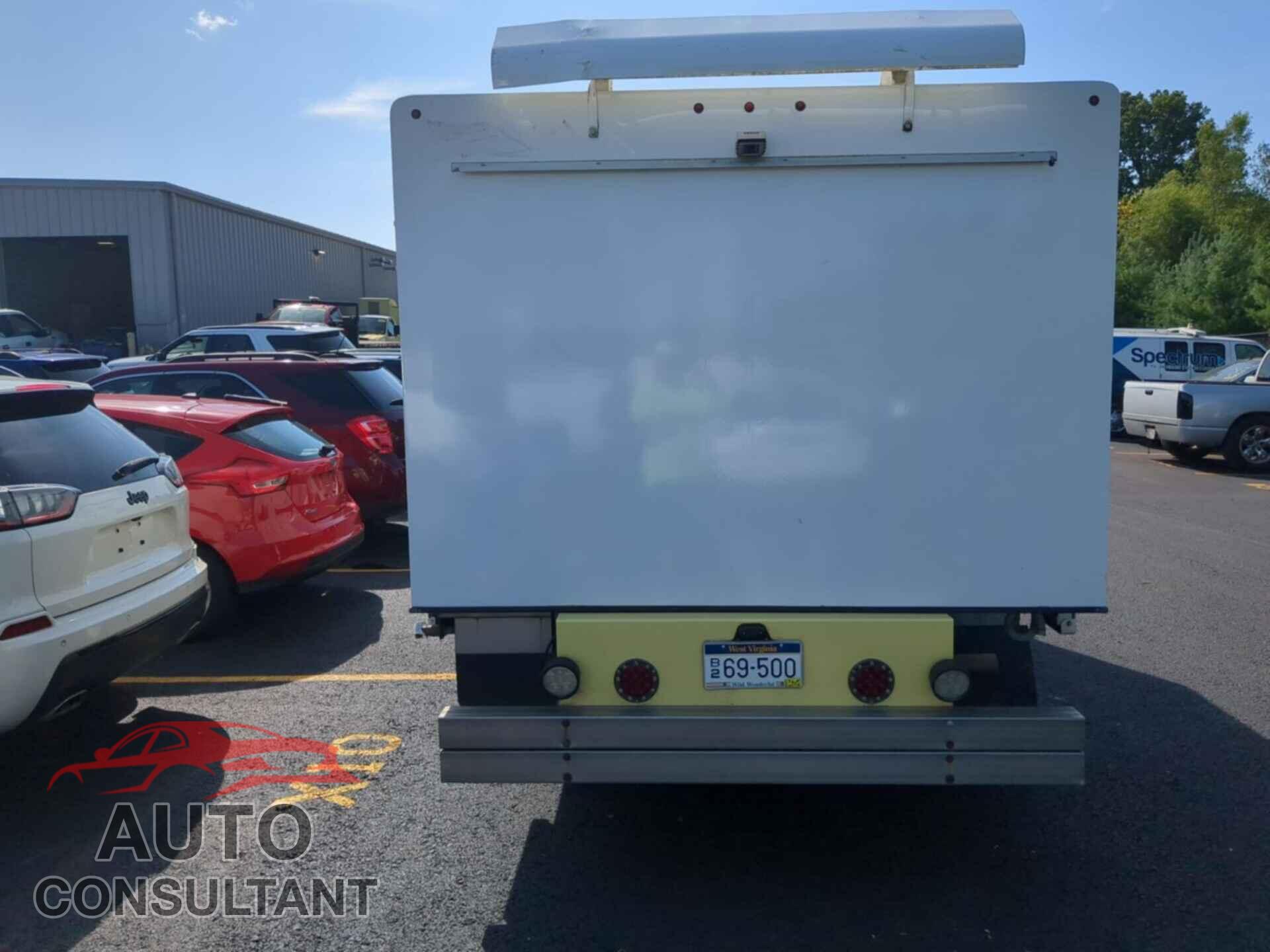 FORD ECONOLINE 2018 - 1FDXE4FS6JDC18983