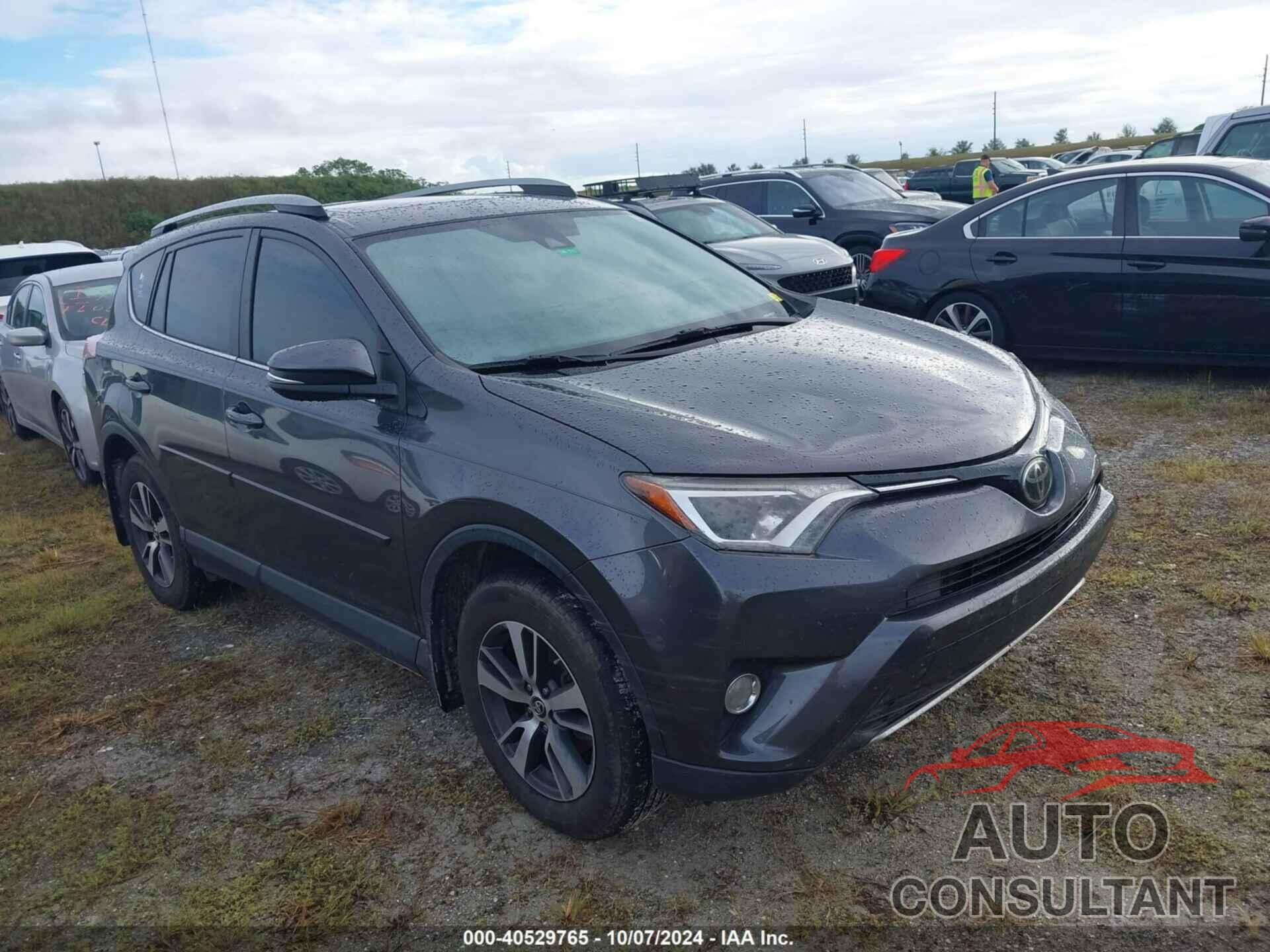 TOYOTA RAV4 2017 - JTMWFREVXHJ130293