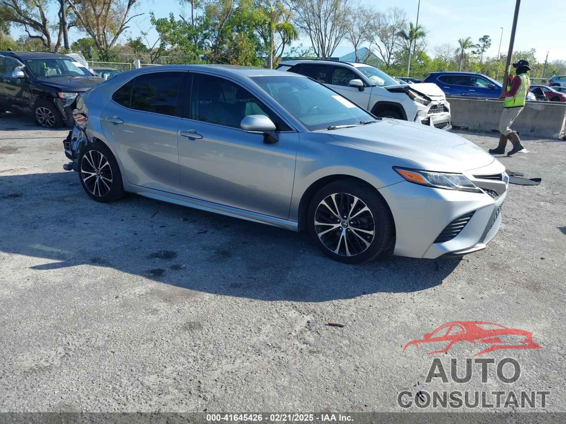TOYOTA CAMRY 2018 - 4T1B11HKXJU147997