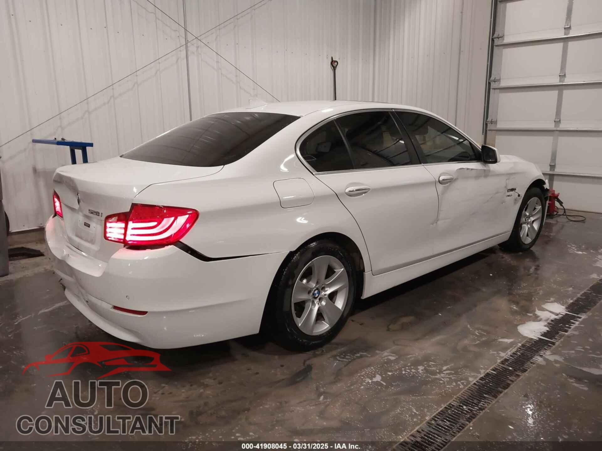 BMW 528I 2012 - WBAXH5C56CDW04240