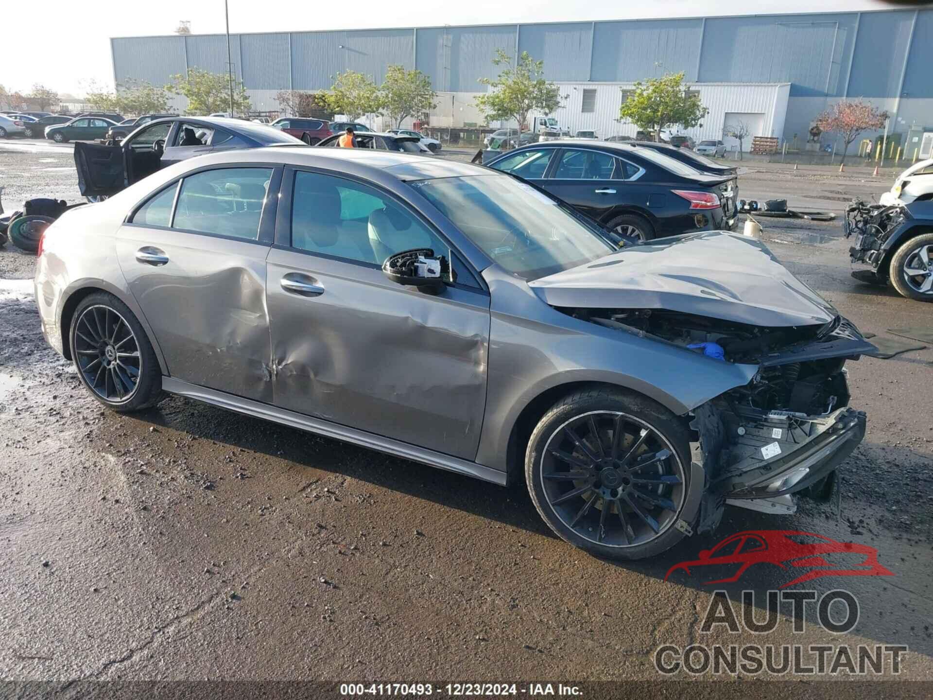 MERCEDES-BENZ A 2020 - W1K3G4EB7LW045308