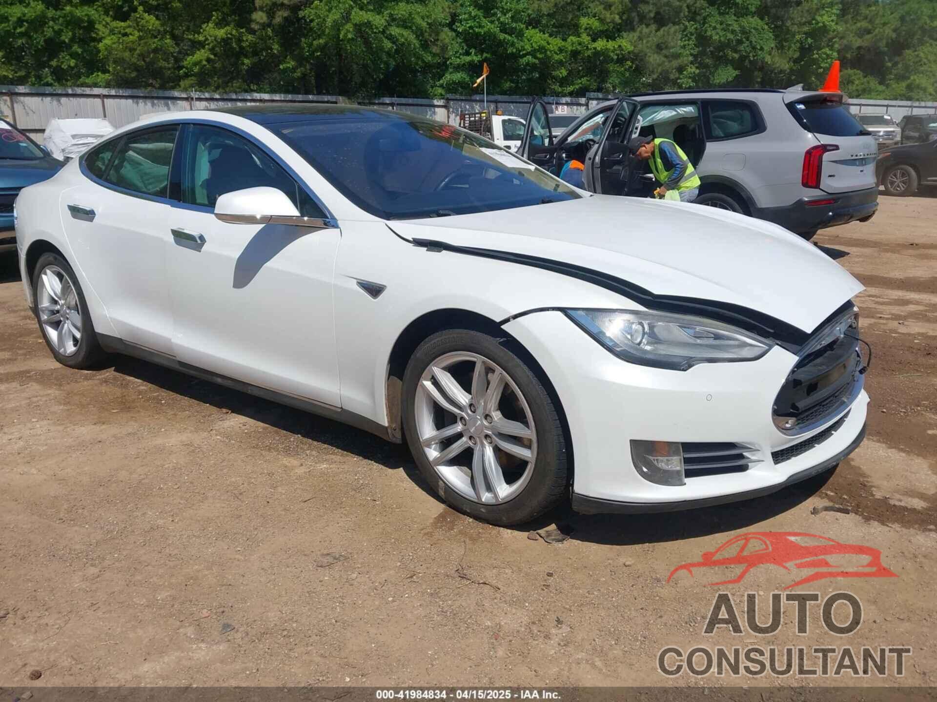 TESLA MODEL S 2013 - 5YJSA1CN6DFP21076