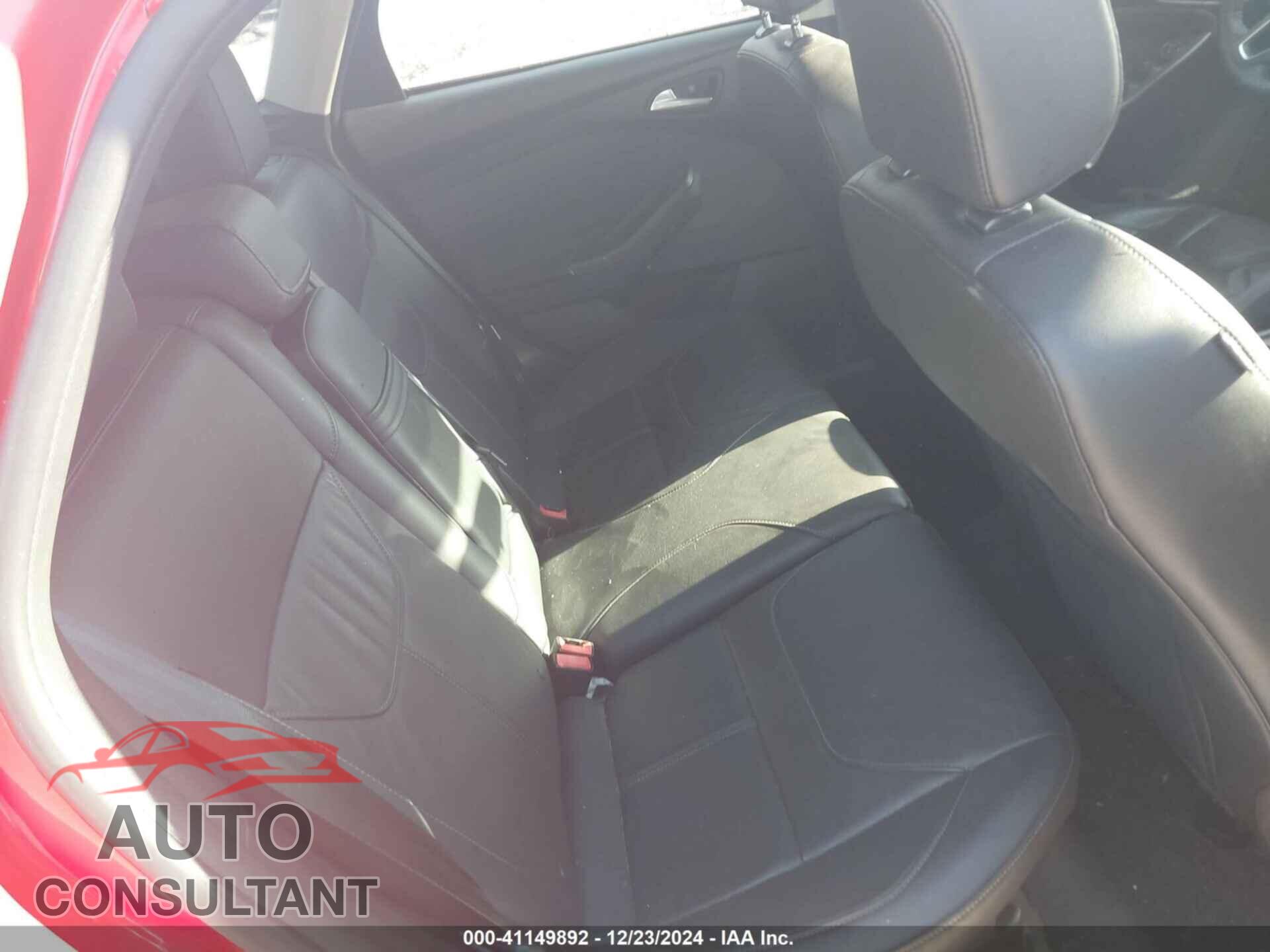 FORD FOCUS 2015 - 1FADP3K2XFL214147