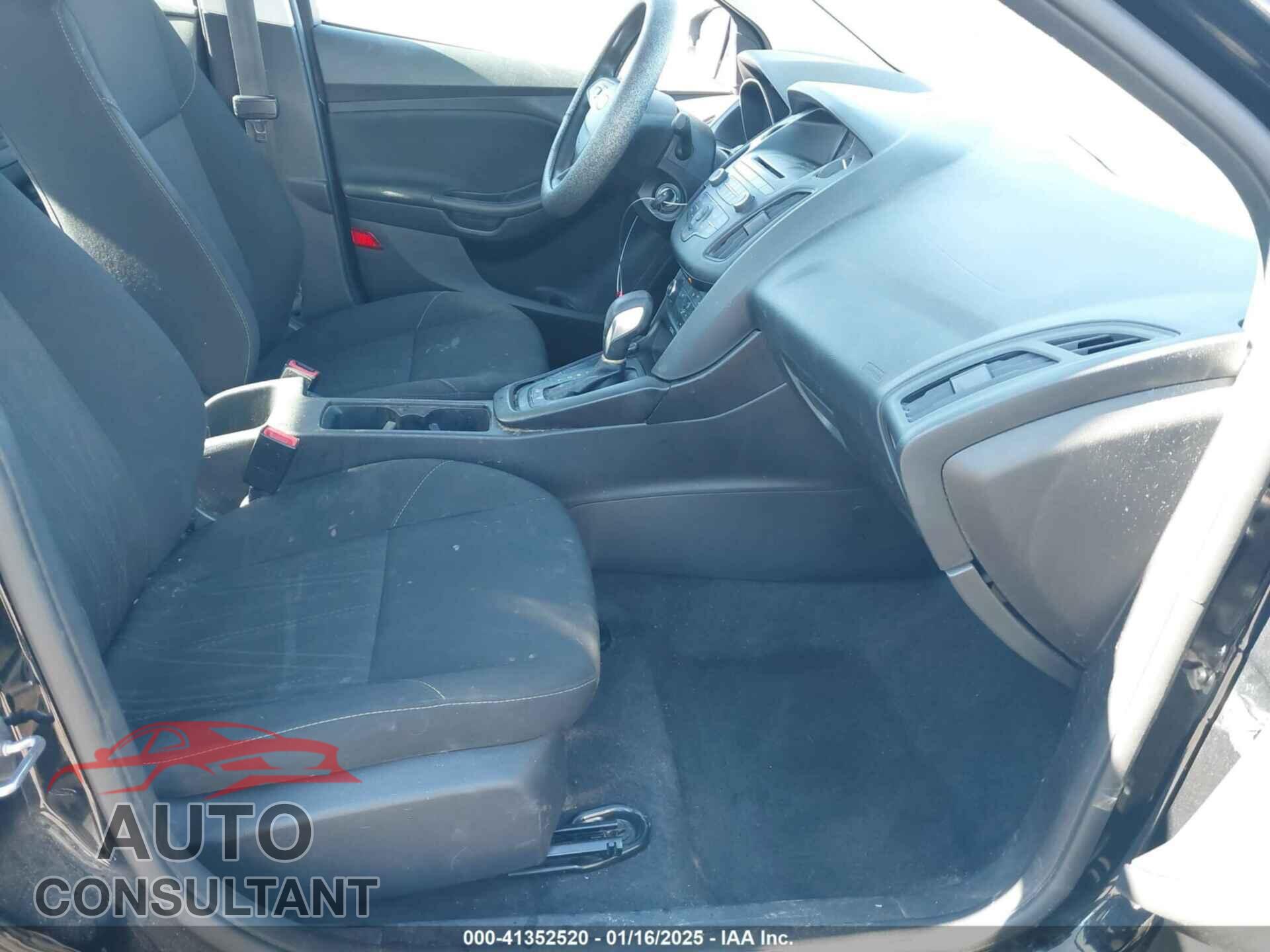 FORD FOCUS 2017 - 1FADP3E28HL301849